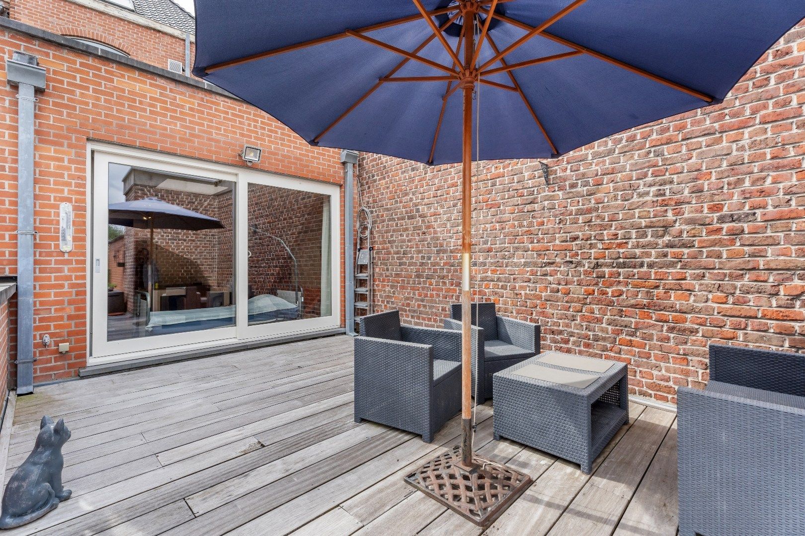 Uniek triplex met zonneterras van 75 m² in hartje Ieper foto 9