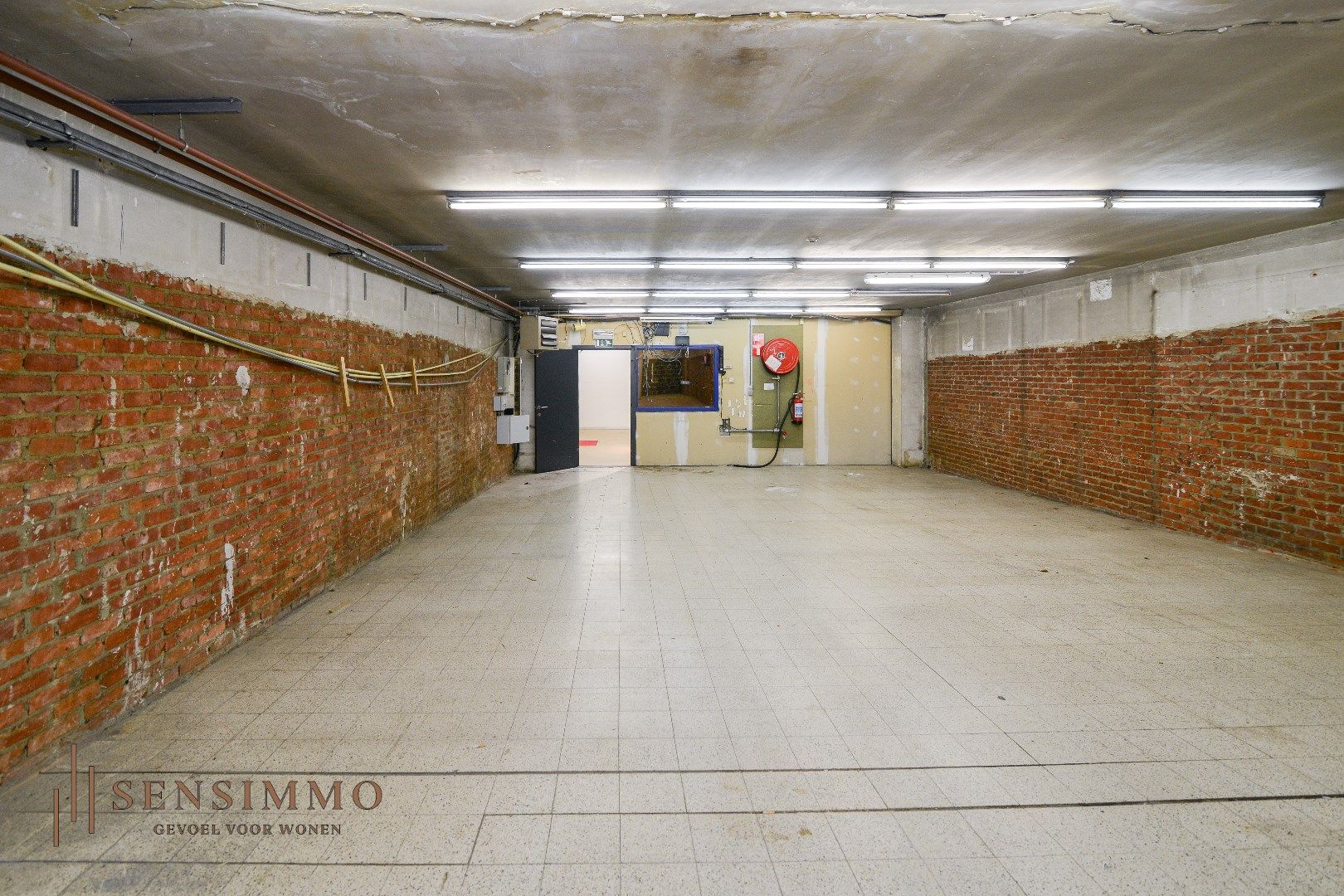 Ruim Handelspand van 766 m² op AAA locatie foto 15