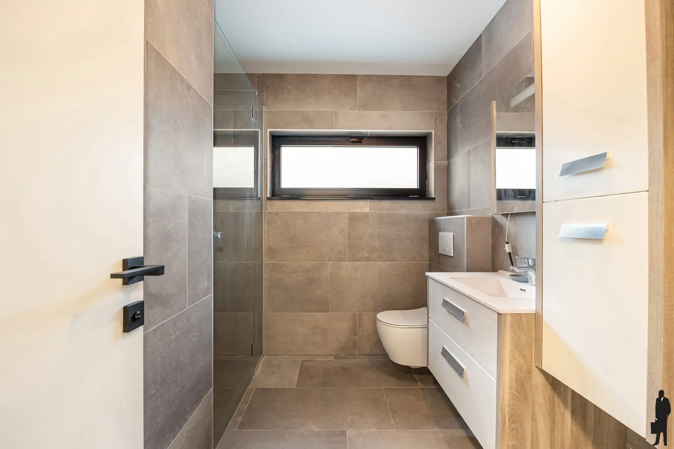 Gerenoveerde bungalow met weids uitzicht en externe garage foto 8