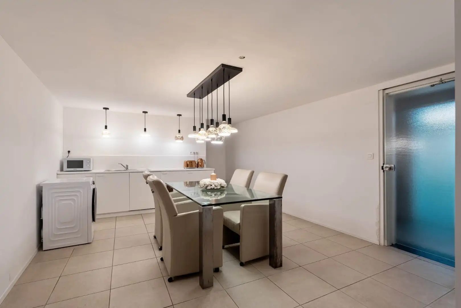 Ruim, zeer energiezuinig kantoor in het centrum van Neeroeteren met diverse mogelijkheden!   foto 25