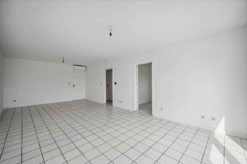 Ruim appartement op de 2 de verdieping foto 5