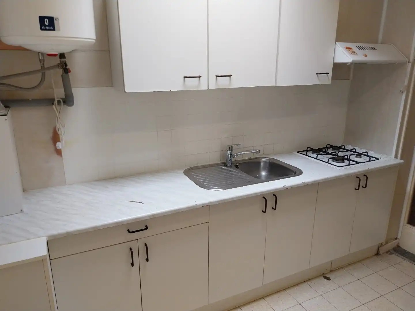 Ongemeubelde studio gelijkvloers (45 m²) gelegen nabij de Maastrichtersteenweg. foto 2