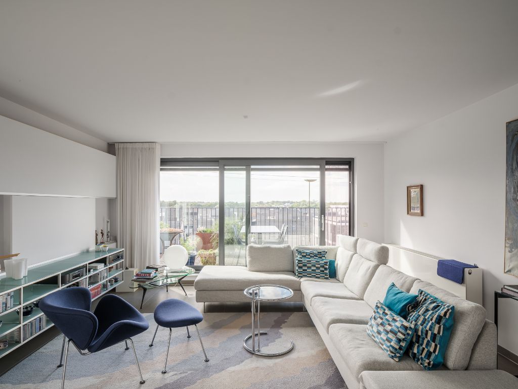 Lichtrijke penthouse met twee slaapkamers, ruime terrassen en indrukwekkende vergezichten foto {{pictureIndex}}