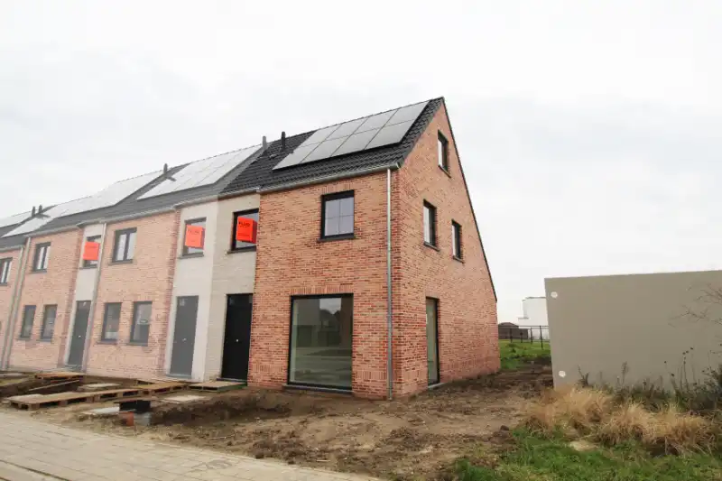 Energiezuinige halfopen woning in Meulebeke foto {{pictureIndex}}