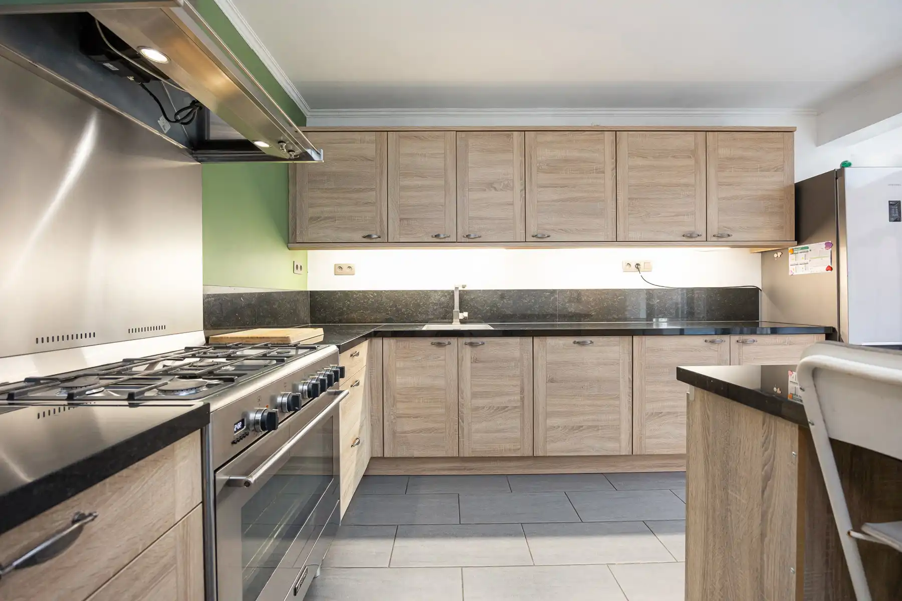 Recent gerenoveerde woning op een ruim perceel van 996 m². foto 10