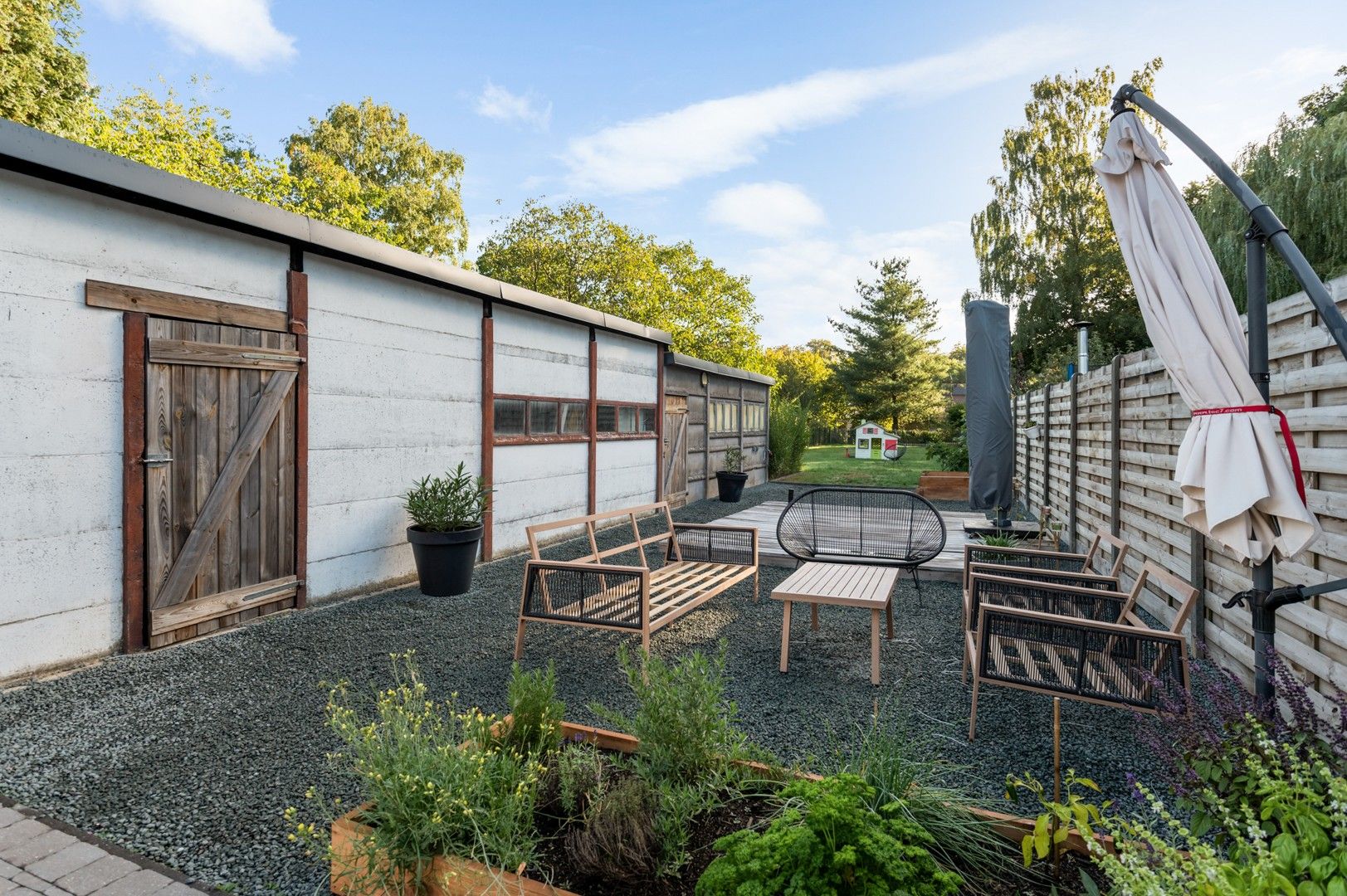 Recent totaal gerenoveerde instapklare woning (EPC A) met zonnige tuin en garage! foto 14
