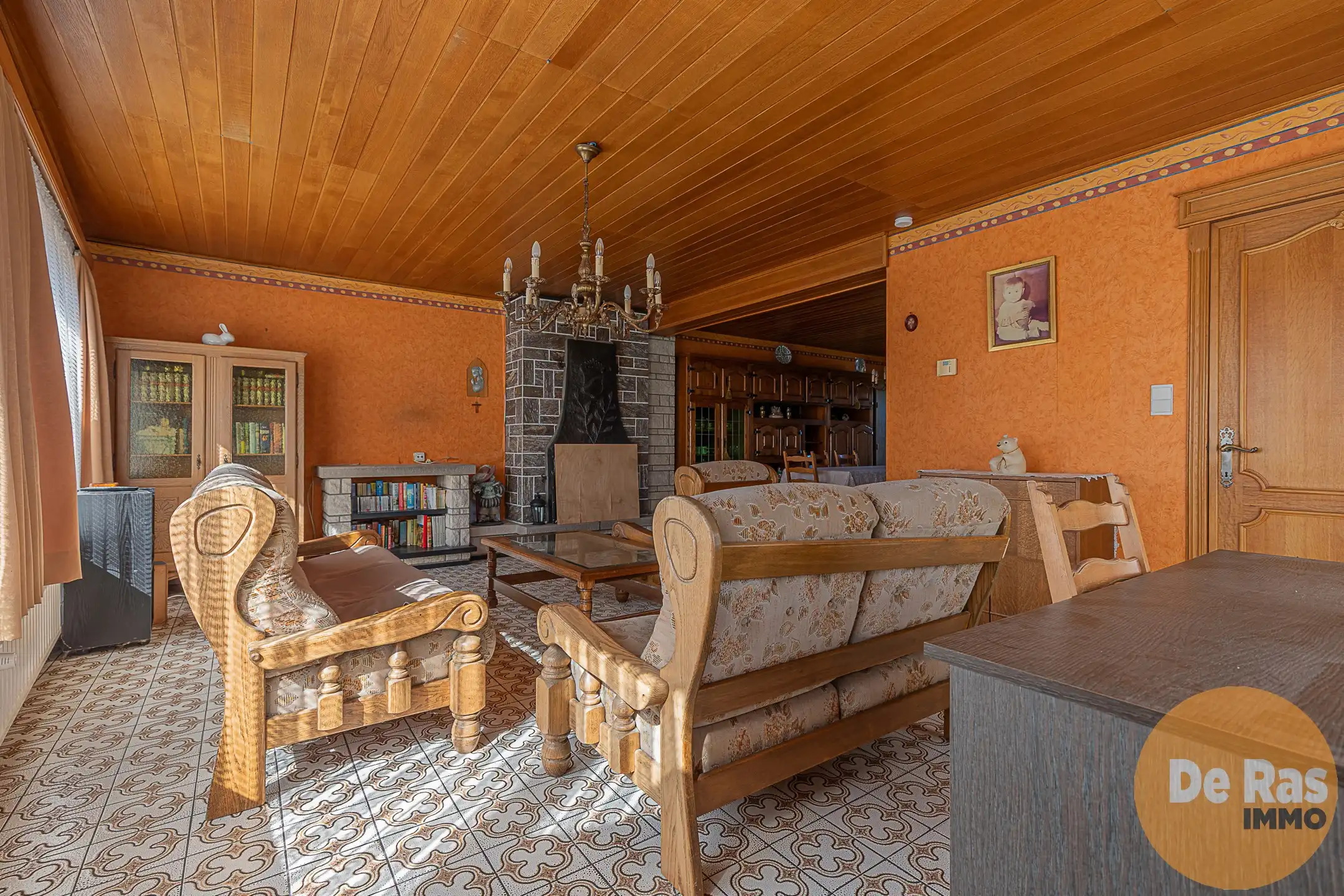 LIEDEKERKE - Ruime renovatiewoning met garage op toplocatie  foto 5