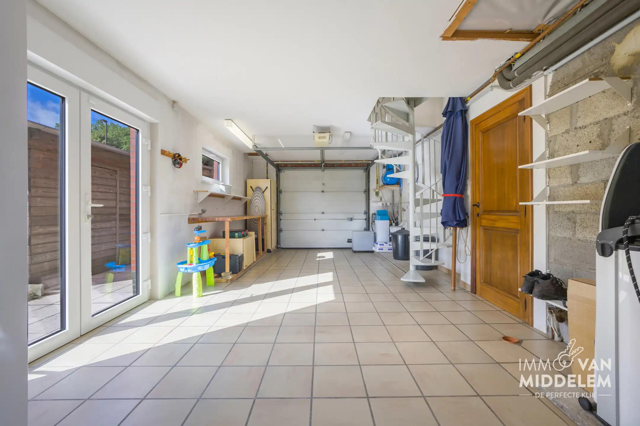 INSTAPKLARE WONING MET 4 KAMERS, TUIN EN GARAGE foto 16