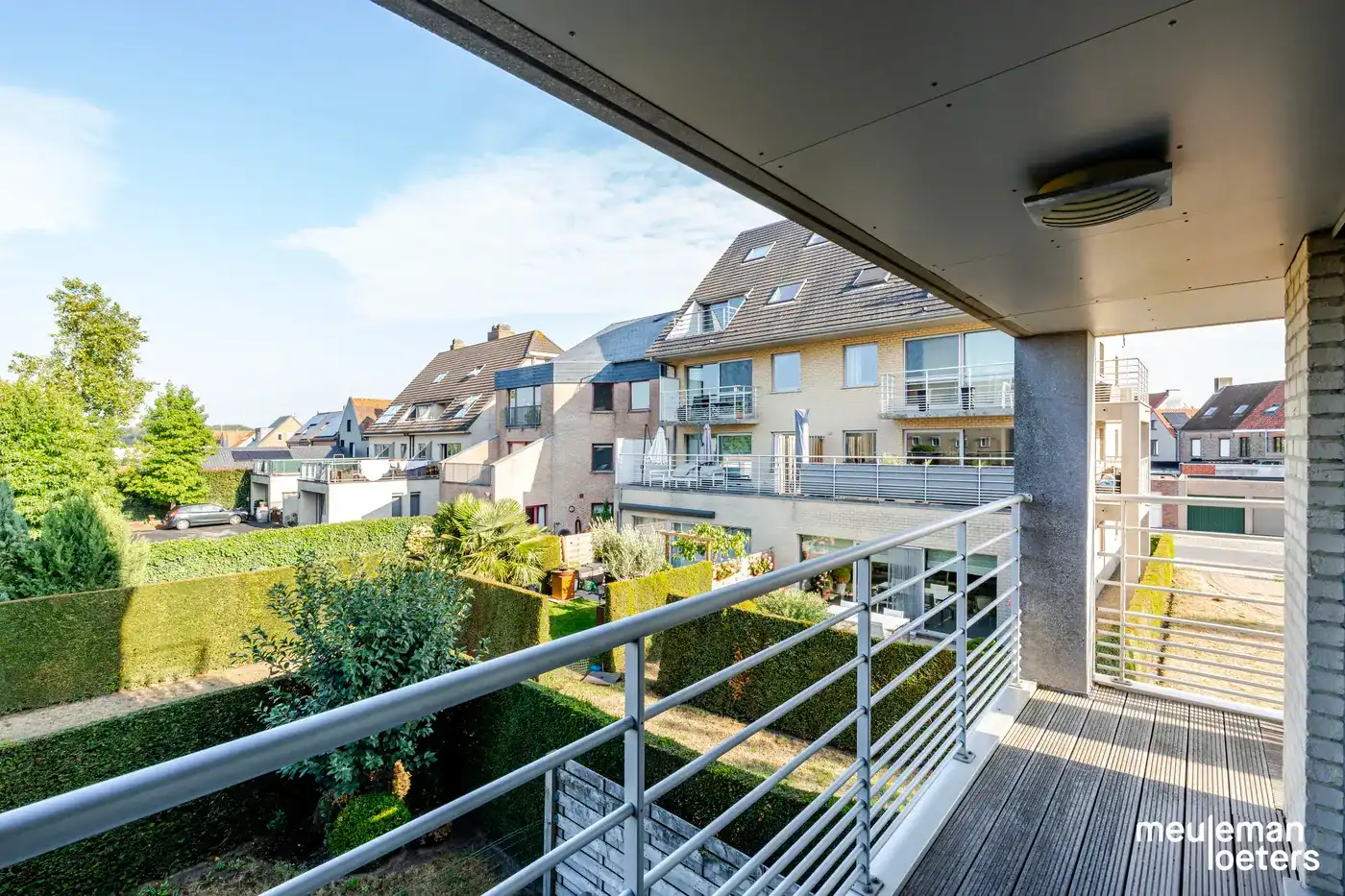 Lichtrijk driegevel appartement met ondergrondse garagebox foto 2