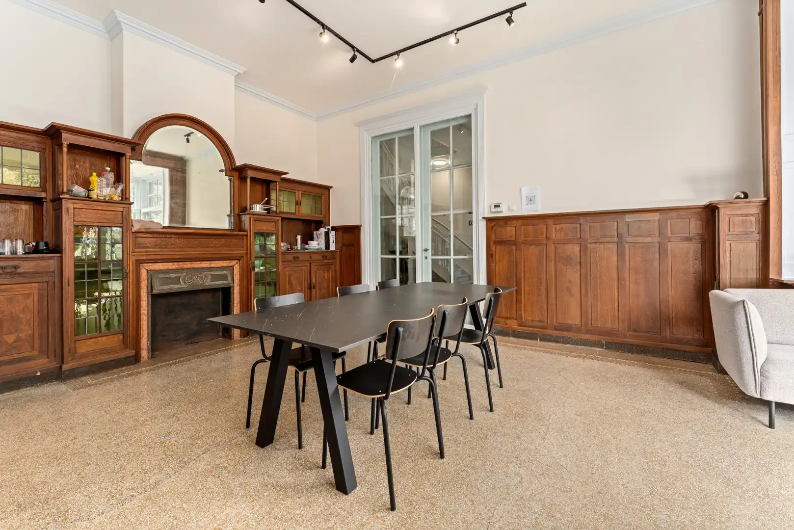 Studentenstudio in een prachtig gerestaureerde Villa! foto 7