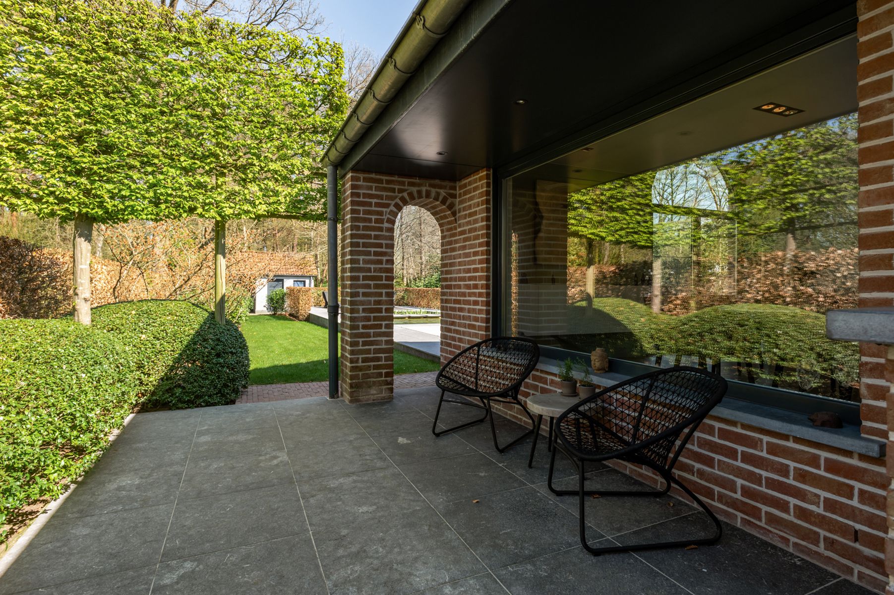Luxueuze gelijkvloerse villa met zwemvijver op ca. 898 m². foto 25