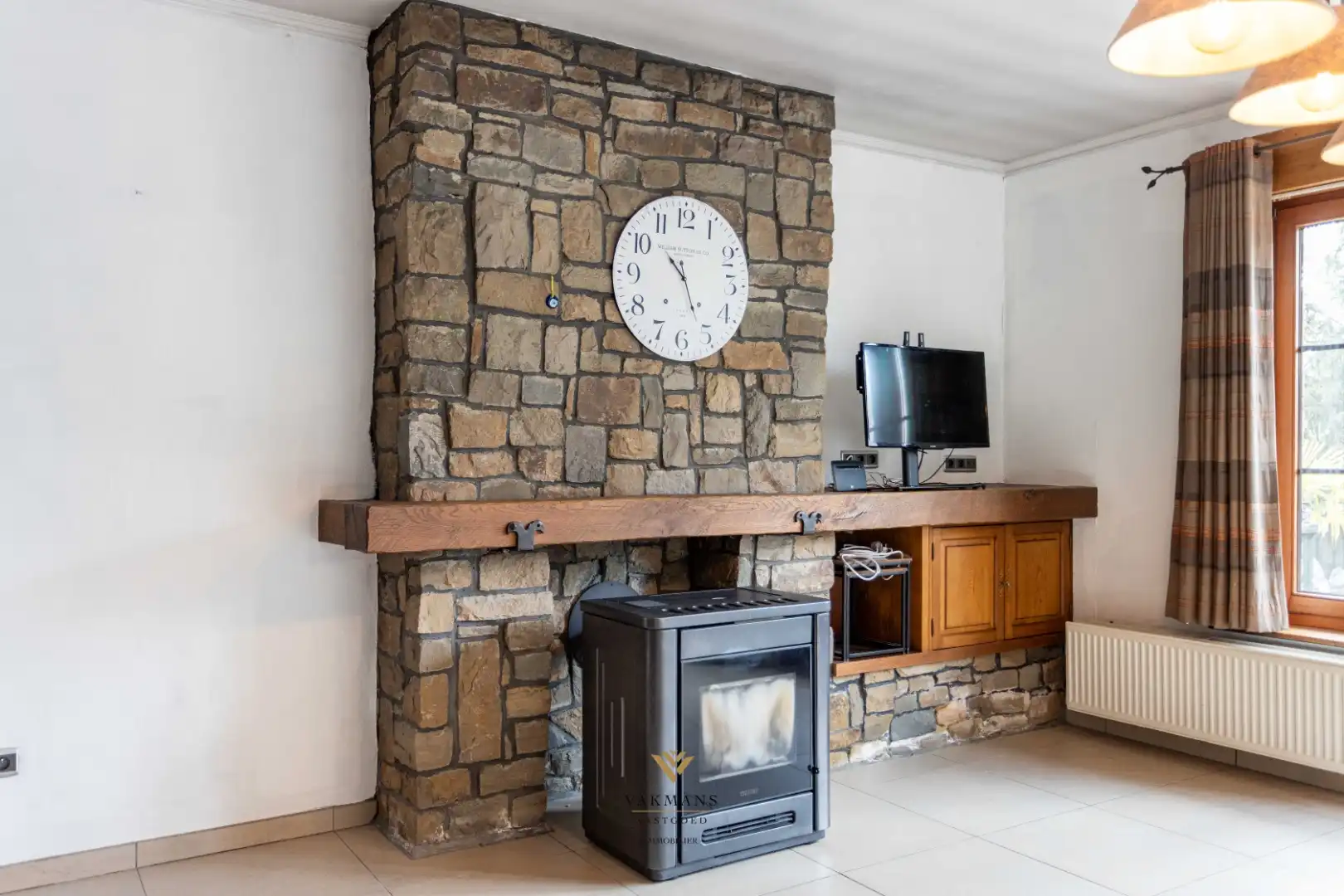 Ruime en charmante alleenstaande woning met 5 slaapkamers en 2 badkamers foto 7