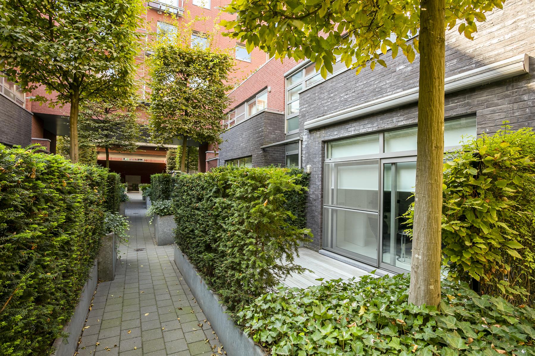 Lichtrijke stadswoning in hartje Zuid met terras foto 3