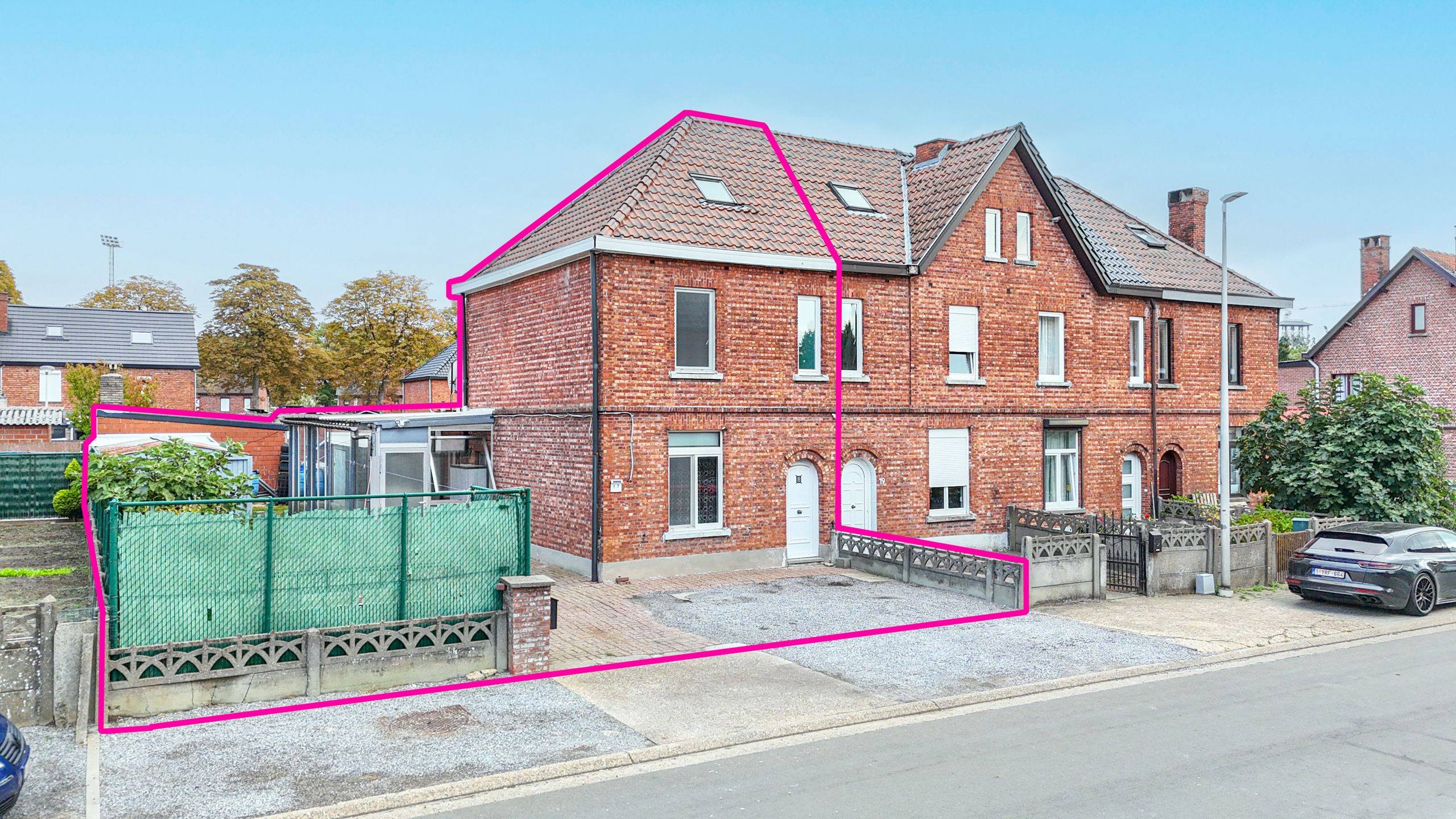 Hoofdfoto van de publicatie: Instapklare vernieuwde woning van 170m² met 3slpks!