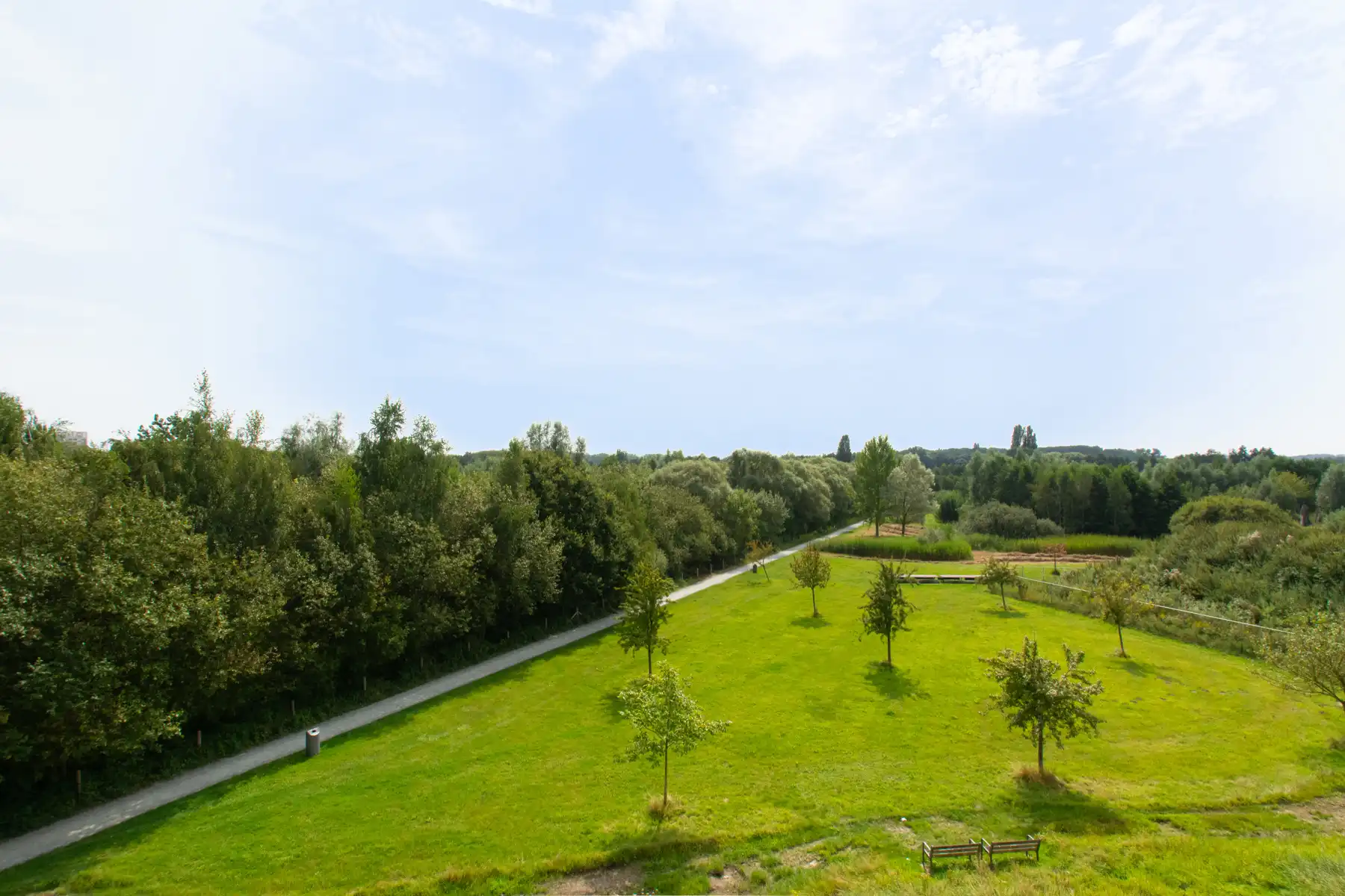 Rustig en comfortabel 2slpk appt. met zicht op park  foto 3