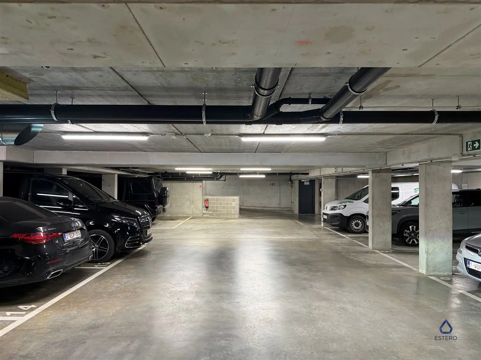 Ondergrondse autostaanplaats te huur in res. Evergreen.  foto 2