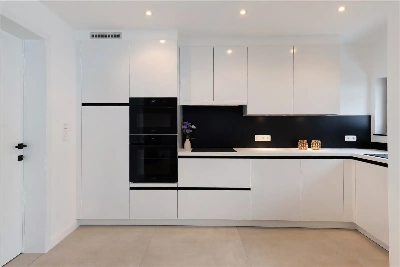Gerenoveerde woning nabij het centrum van Zottegem! foto 10