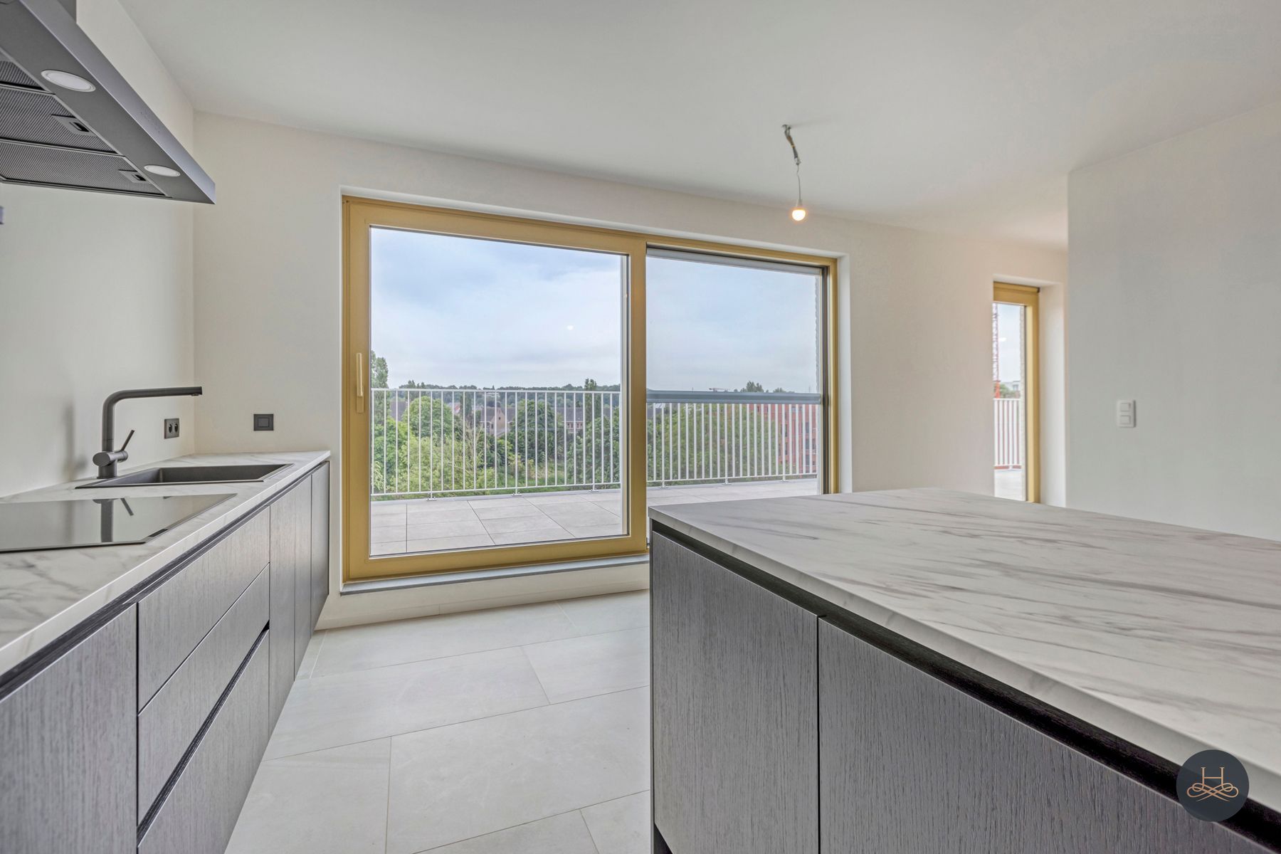 Uniek, ruim dakappartement met staanplaats en zicht op groen foto 11