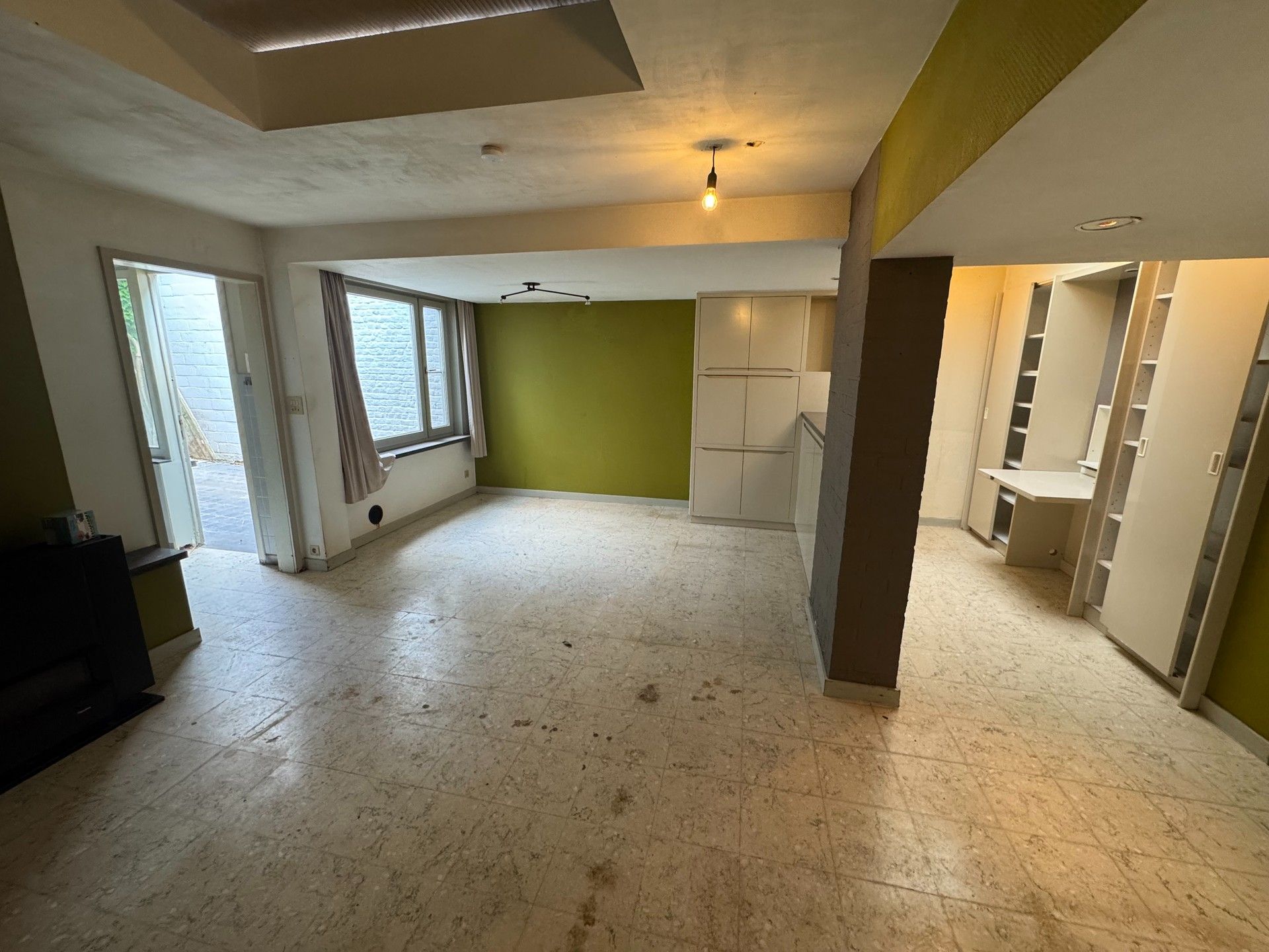 Woning met kantoor/winkel en magazijn/loods te koop in het centrum van Meulebeke. foto 17