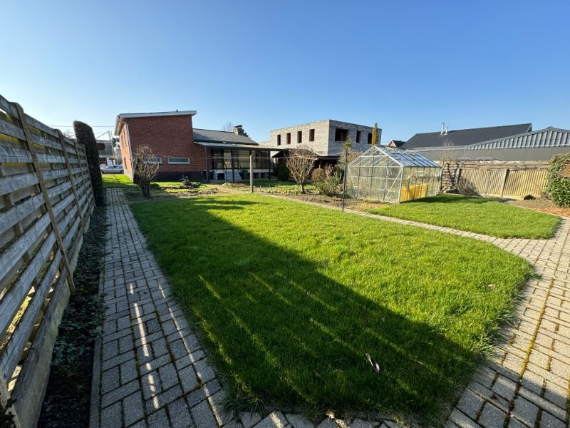 Goed onderhouden gezinswoning op 732m². foto 2