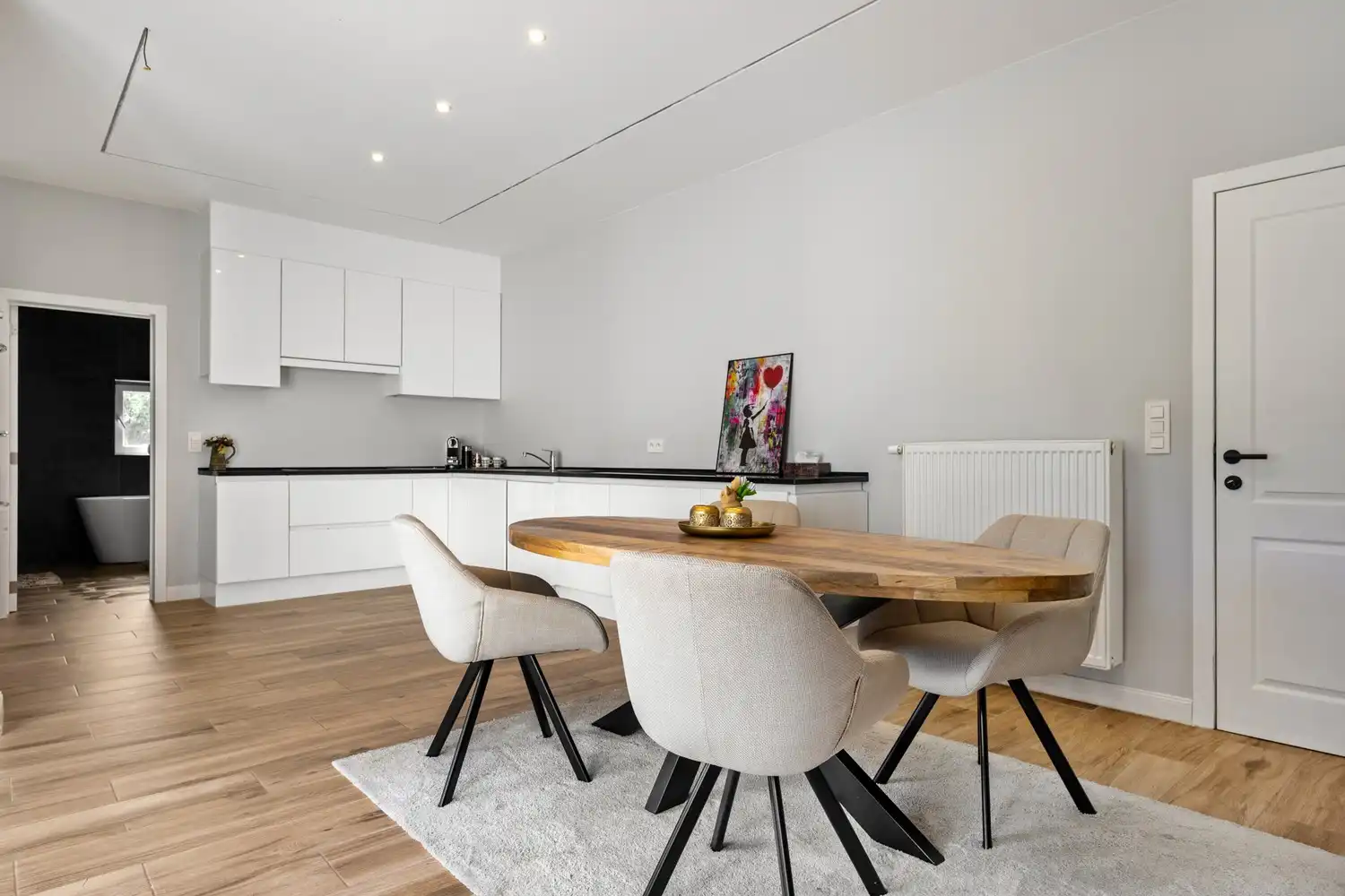 Recent gerenoveerde woning met 4 slpkrs en tuin foto 6