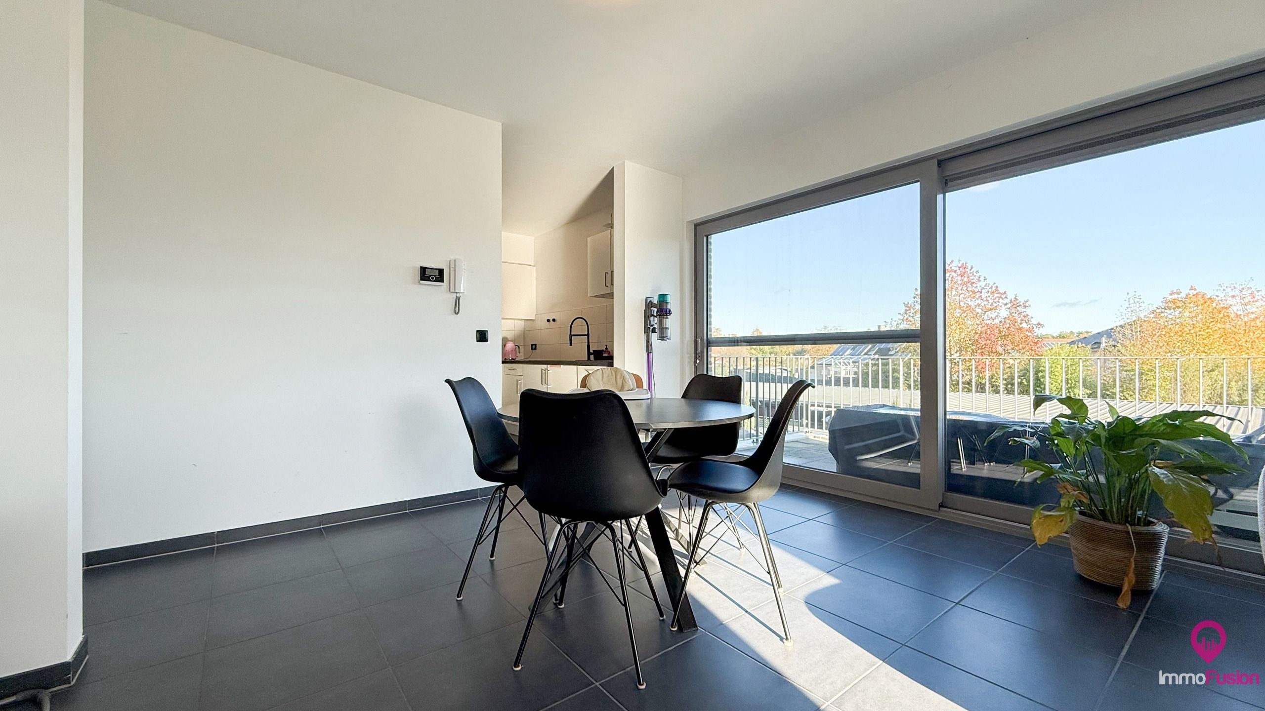 Instapklaar app met garagebox en 3slpk + ideale ligging! foto 7