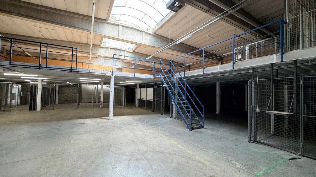 Magazijn met kantoor te huur nabij A12 in Aartselaar Business Estate foto 12