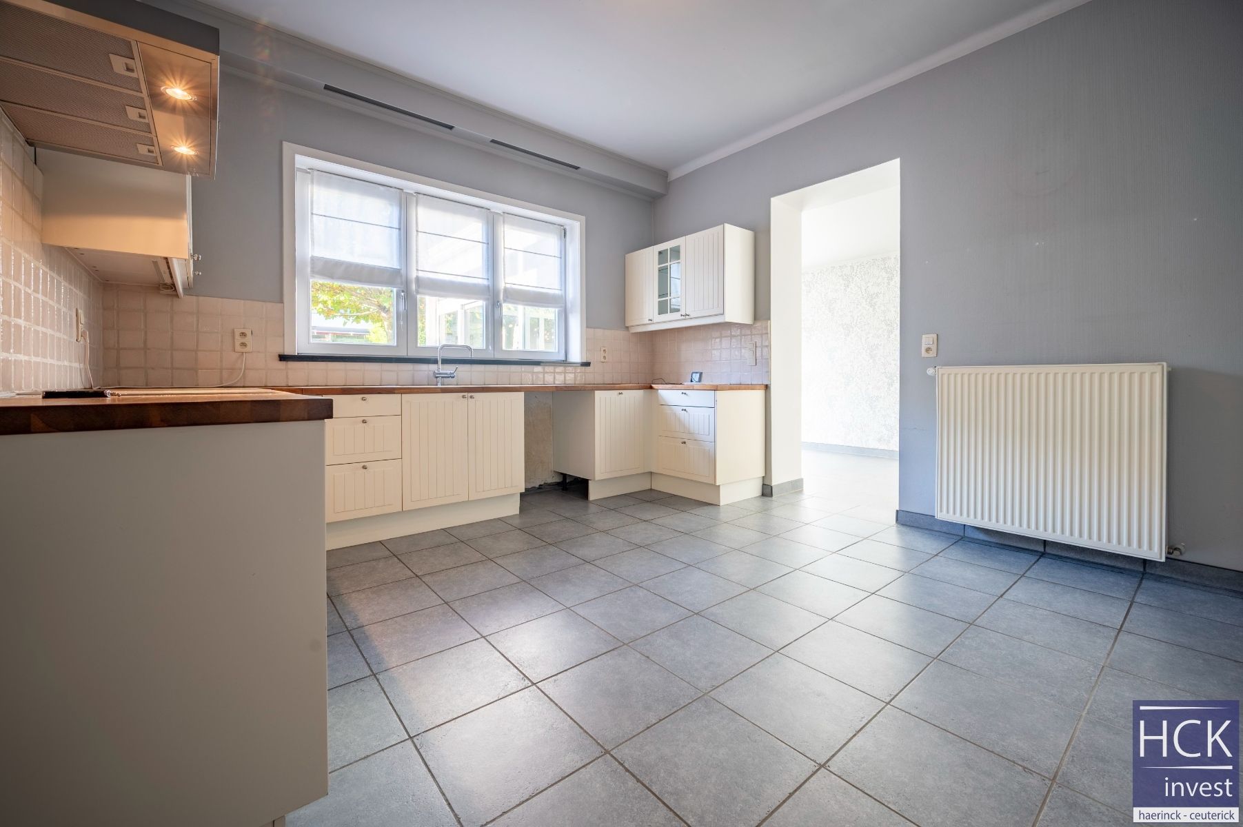 KRUISHOUTEM - Instapklare ruime burgerwoning met 4 SLPK. in centrum!! foto 8