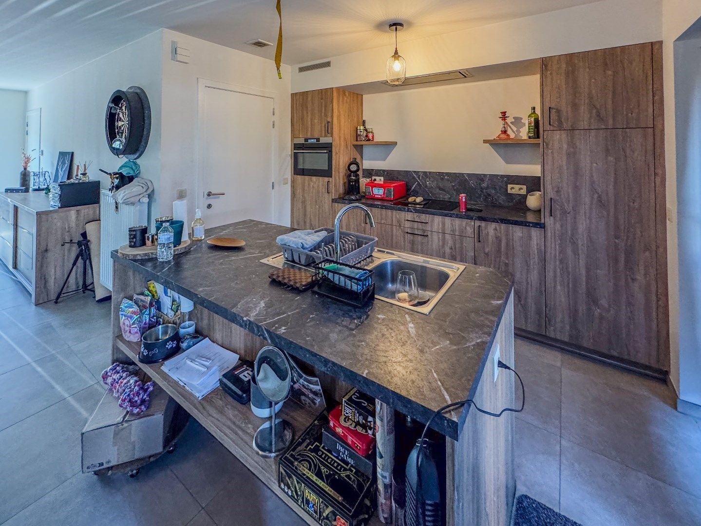 Recente woning met 3 slaapkamers, carport en tuin. foto 4