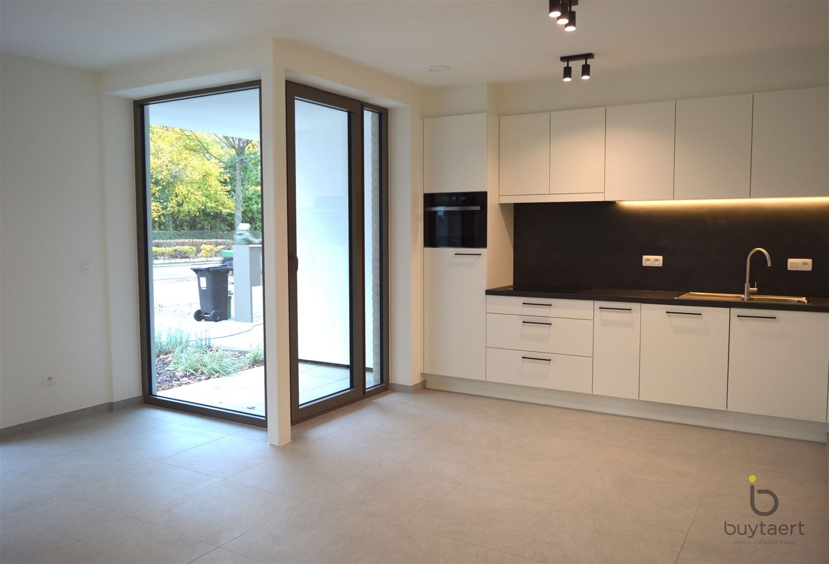 Gelijkvloers appartement met 1 Slaapkamer te Zoersel. foto 5