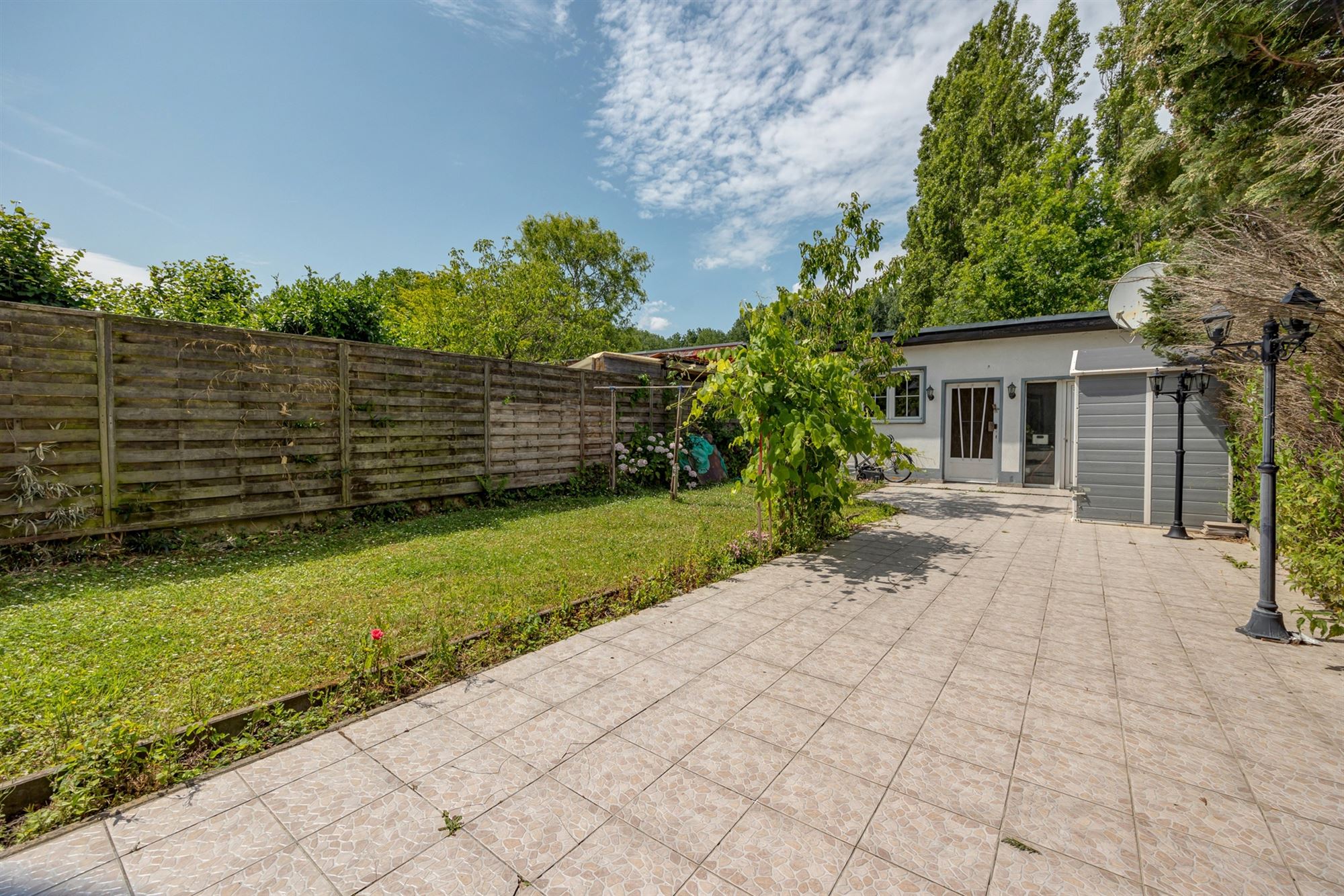 Instapklare woning met 6 slaapkamers en ruim aangelegde tuin foto 18