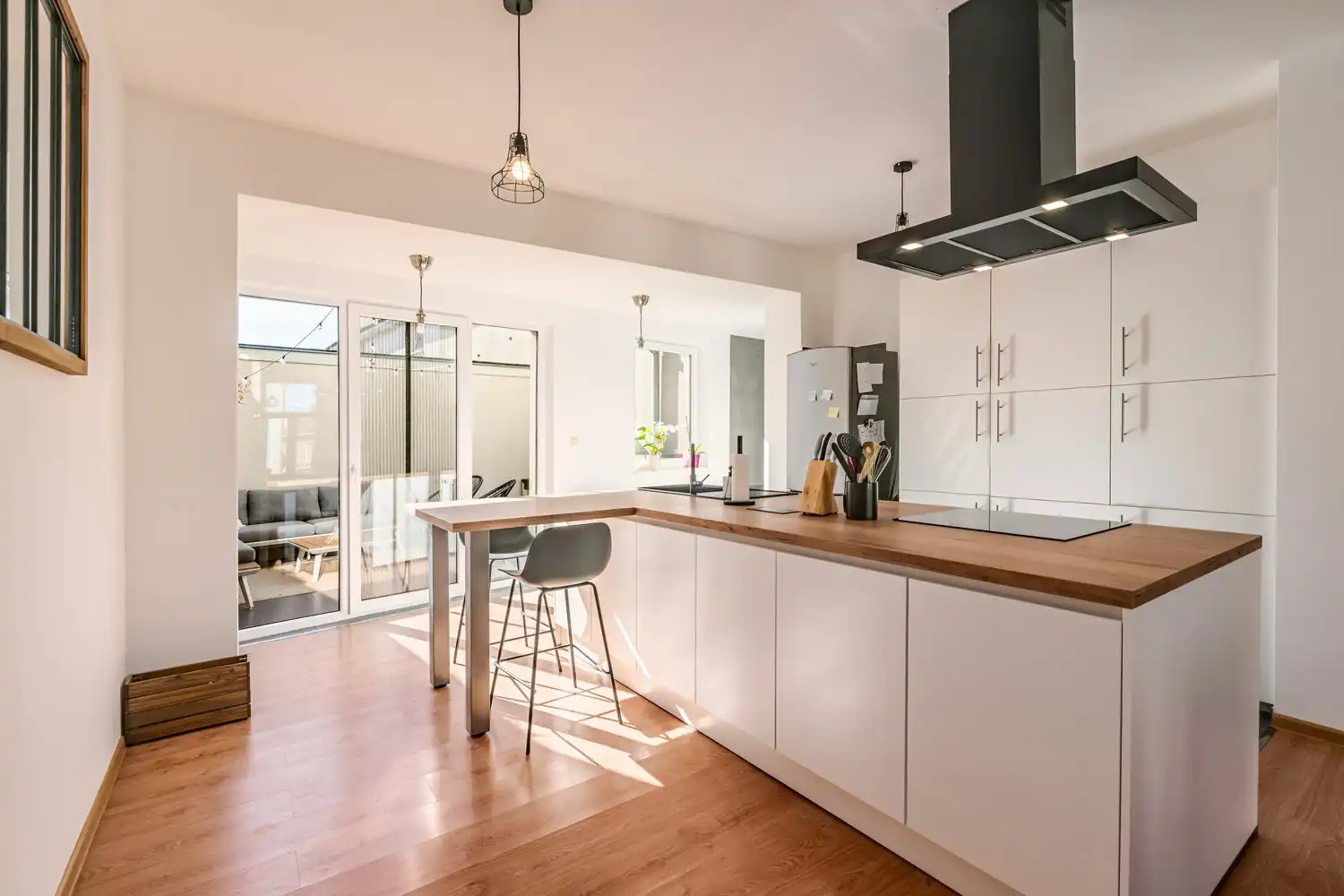 Charmant gelijkvloers appartement met 2 ruime slaapkamers en ruime koer foto 2