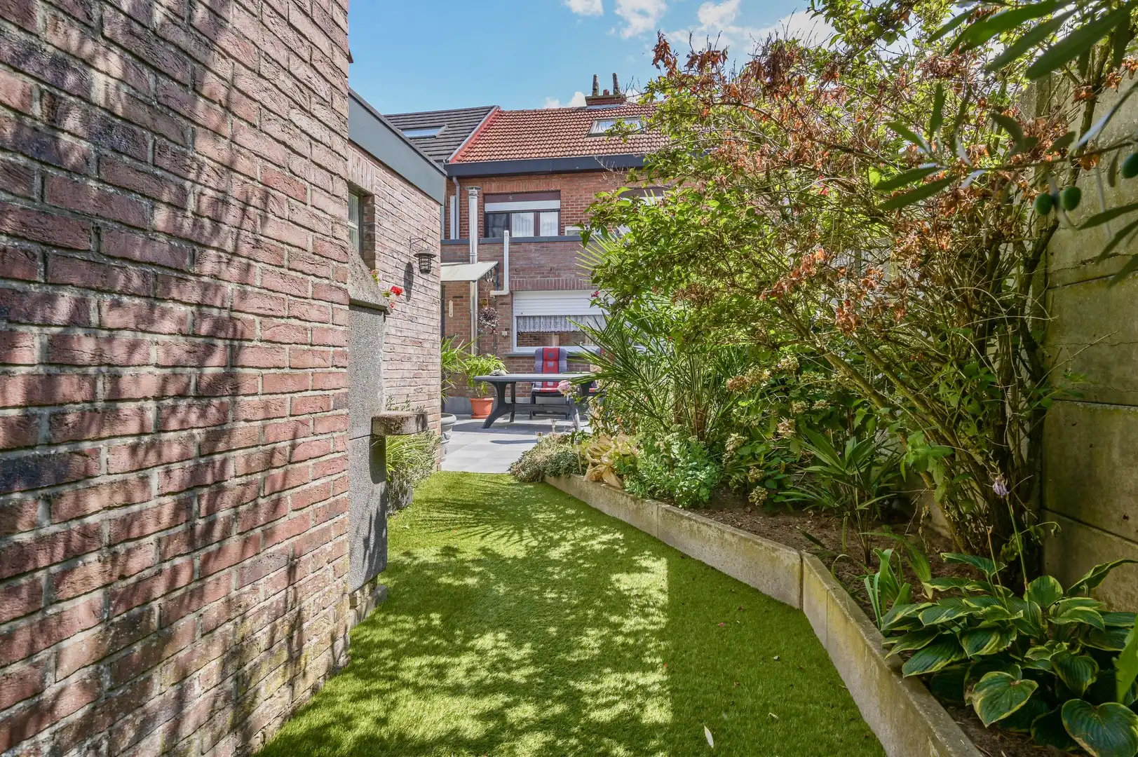 CENTRAAL GELEGEN,  INSTAPKLARE WONING MET GARAGE EN ACHTERUITWEG foto 18