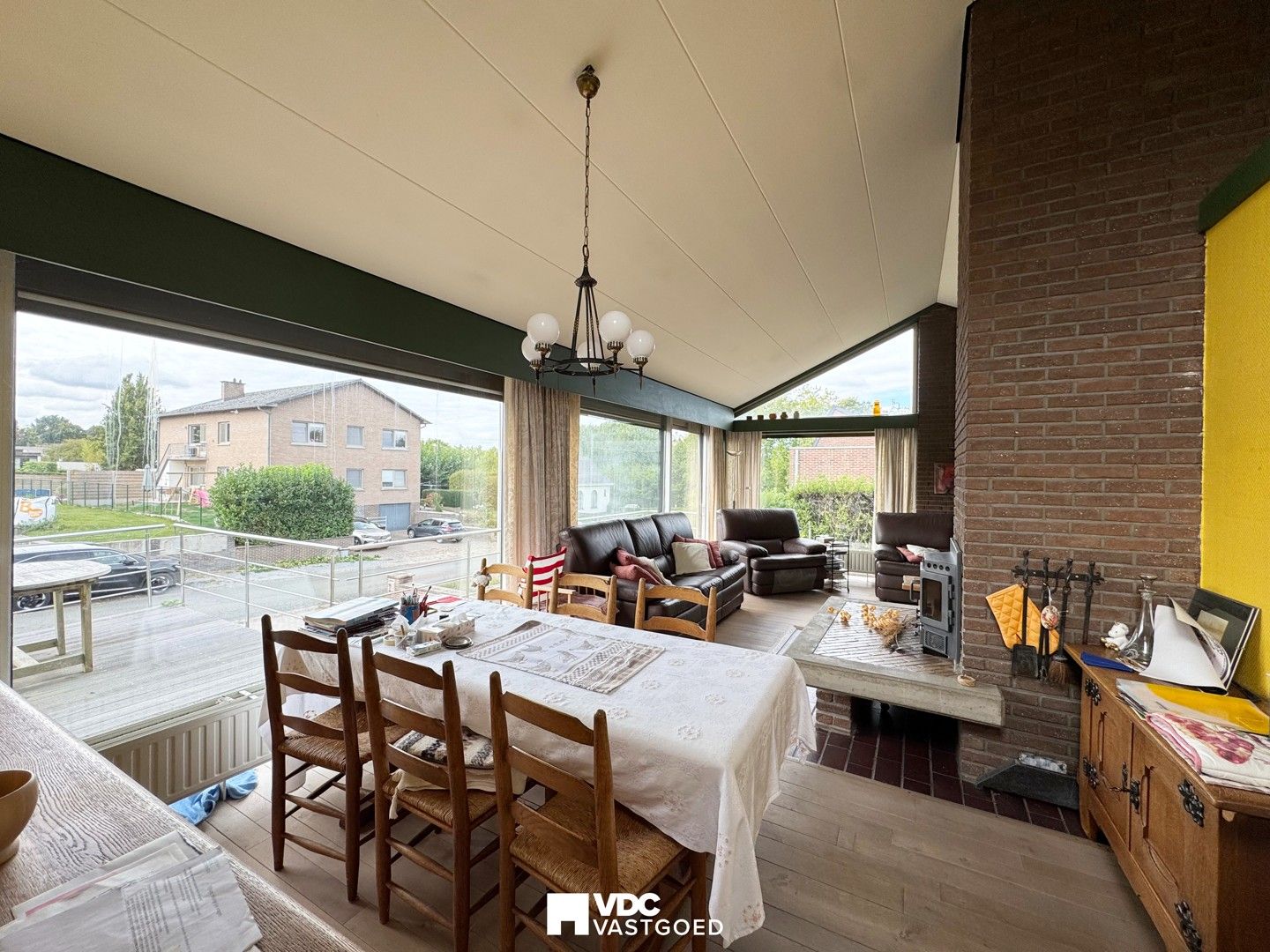 Ruime open bebouwing met prachtige tuin en 4 slaapkamers! foto 5