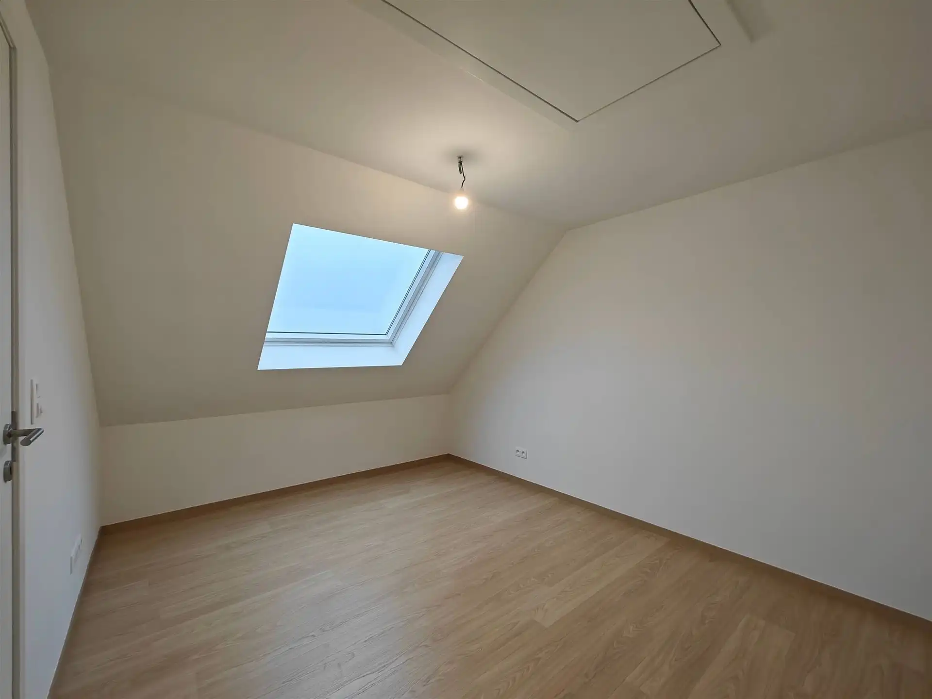 Nieuwbouwwoning te vucht met 3 slaapkamers foto 21