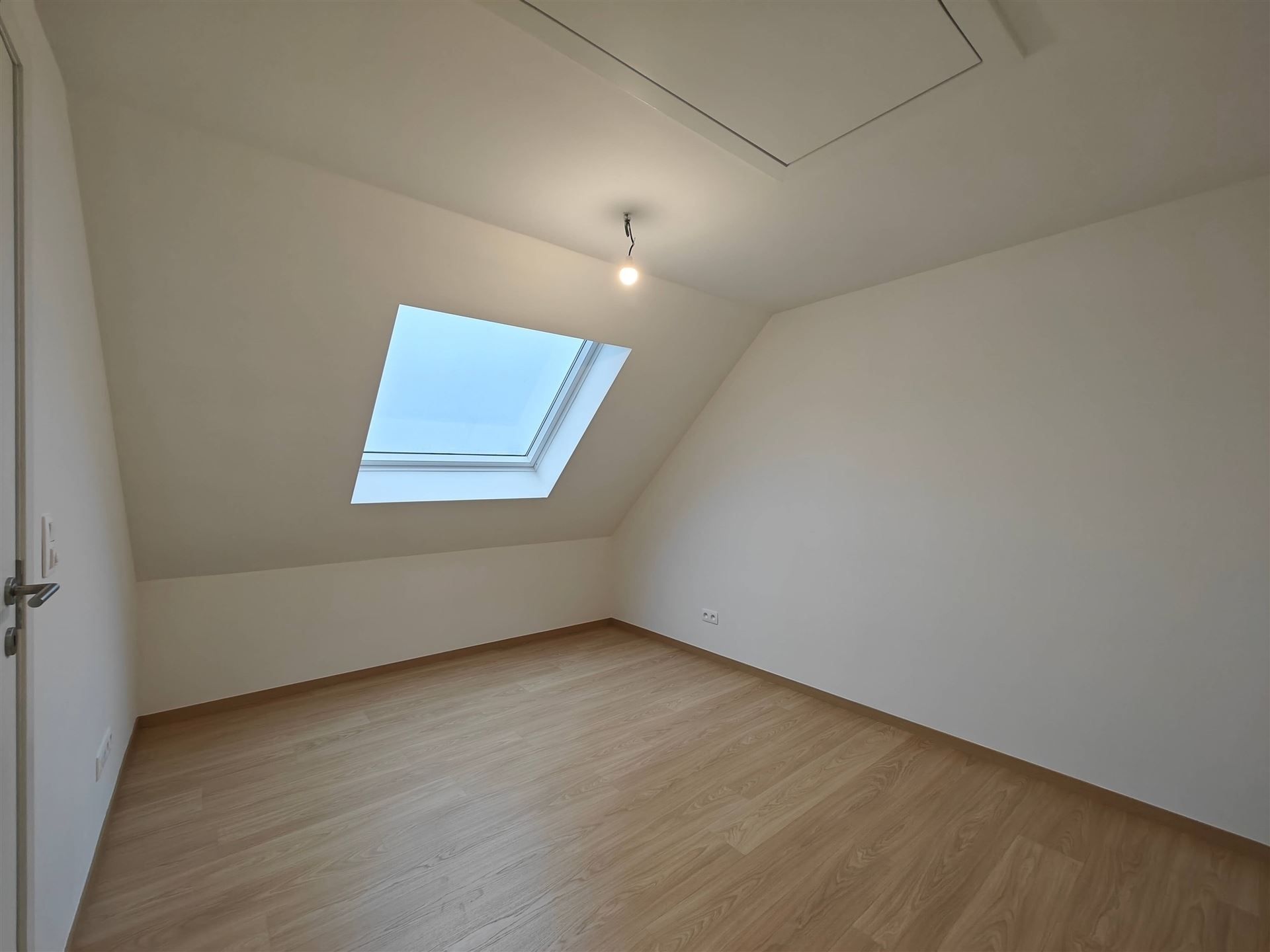 Nieuwbouwwoning te vucht met 3 slaapkamers foto 21