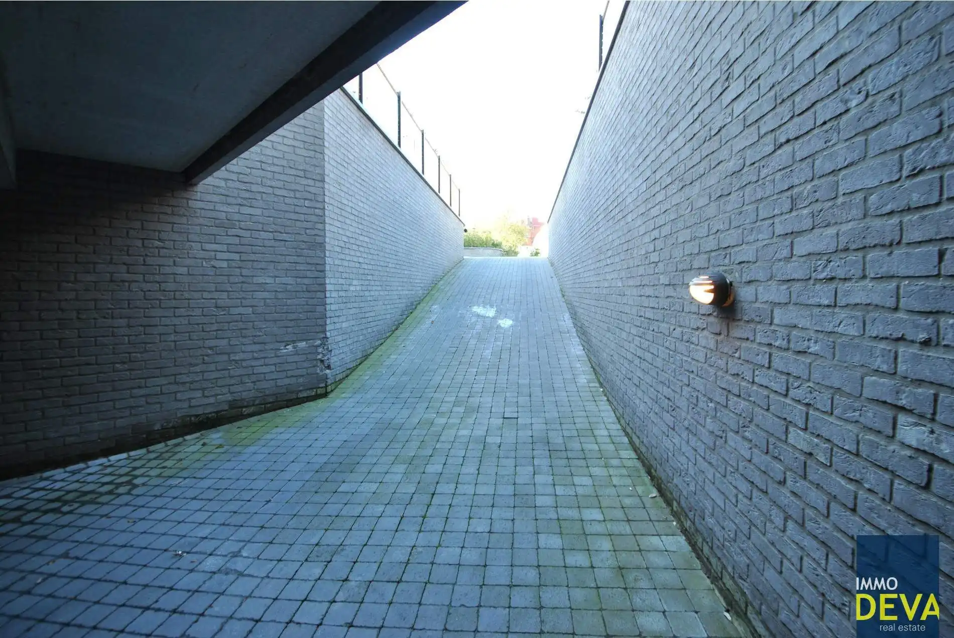 Ruime garagebox in de Elizabetlaan  foto 4