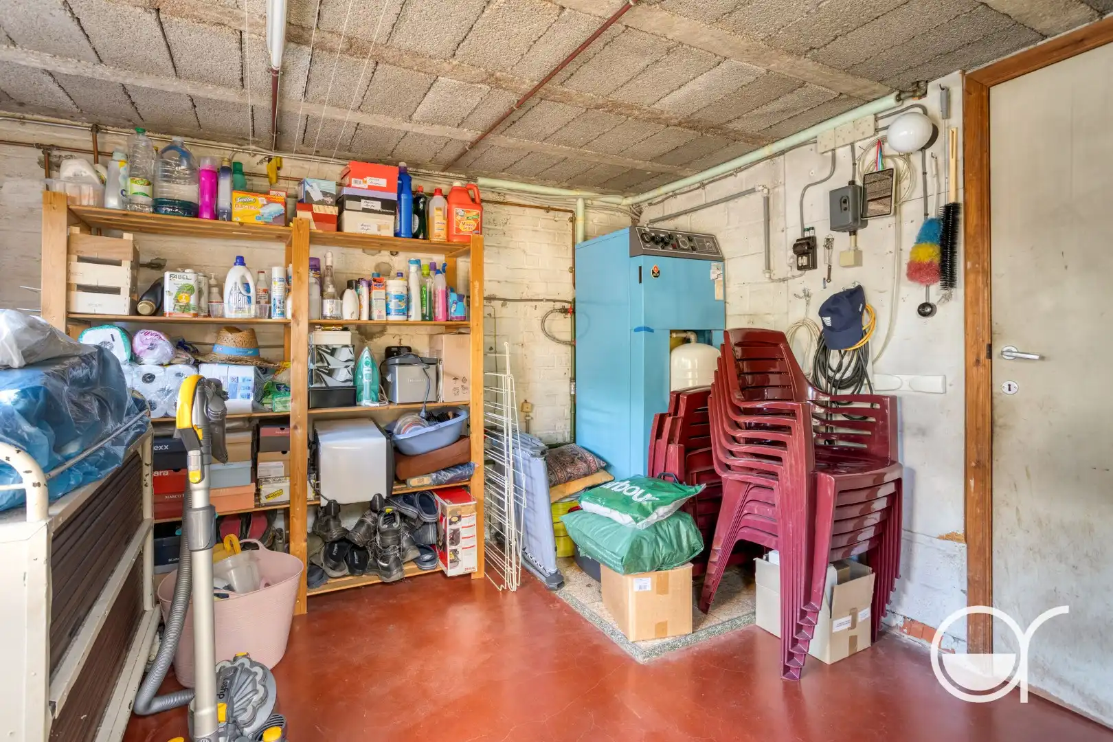 Woning met 3 slaapkamers  en een bureau gelegen in een doodlopende straat foto 27