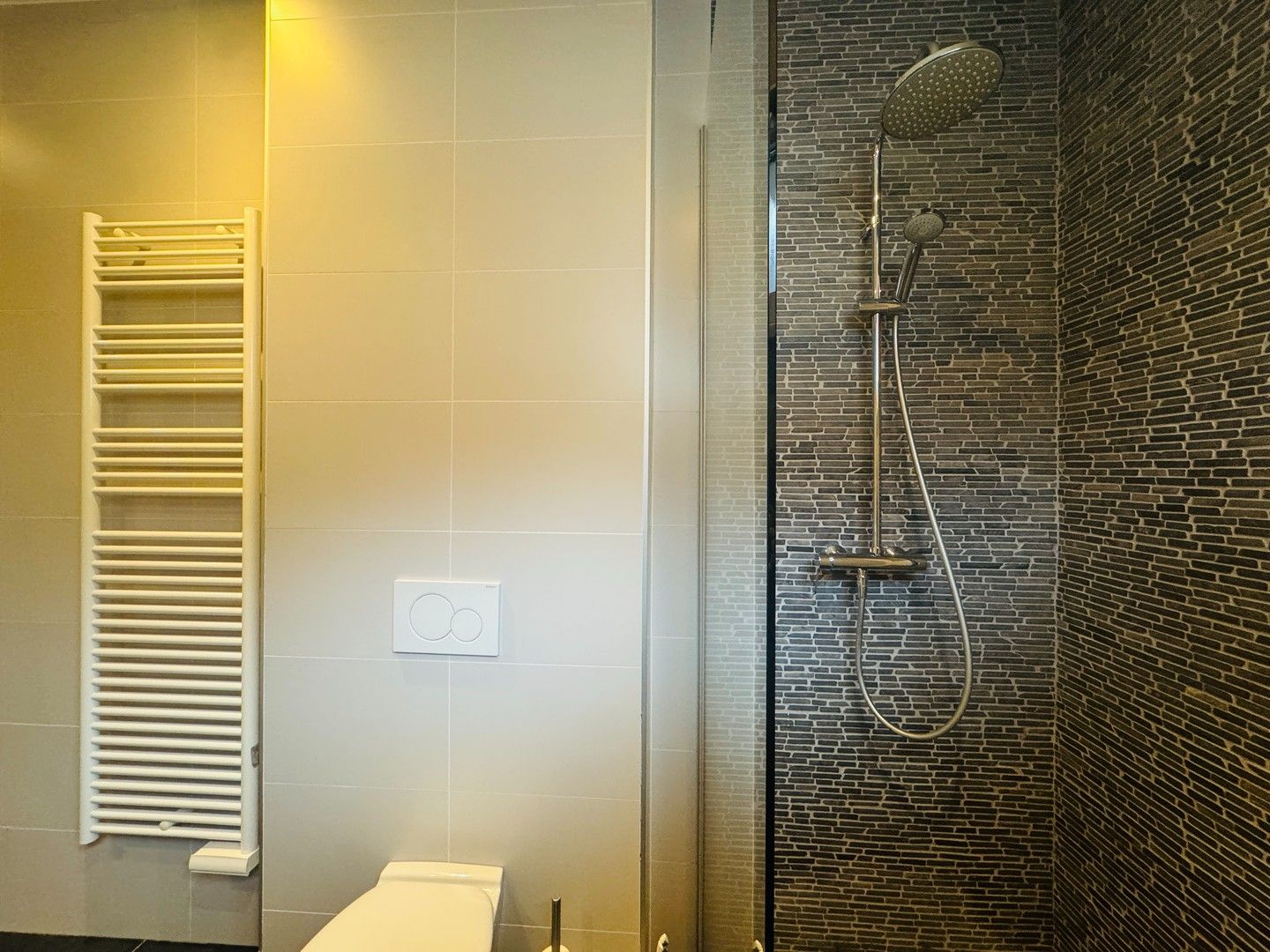 2 slaapkamerappartement  met inpandige garage foto 12