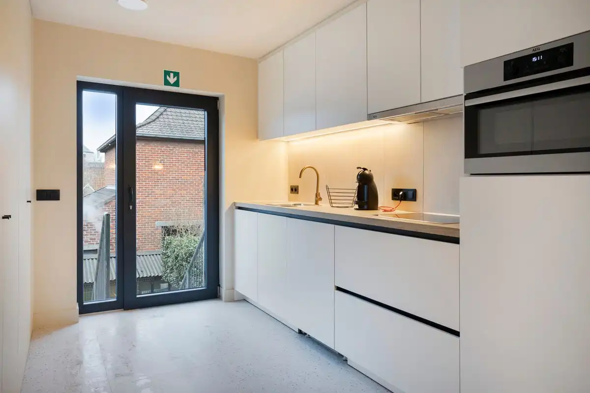 VOLLEDIG GERENOVEERD HUIS OPGESPLITST IN 2 PRACHTIGE APPARTEMENTEN foto 16