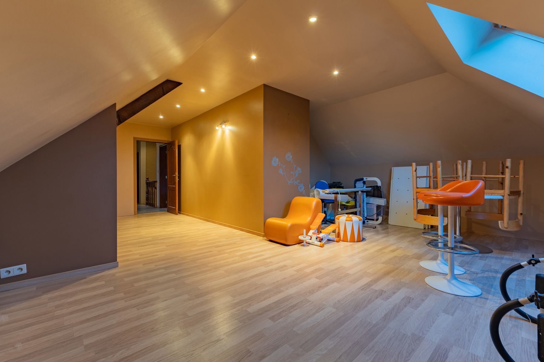 Prachtige villa met 6 slaapkamers in doodlopende straat foto 22