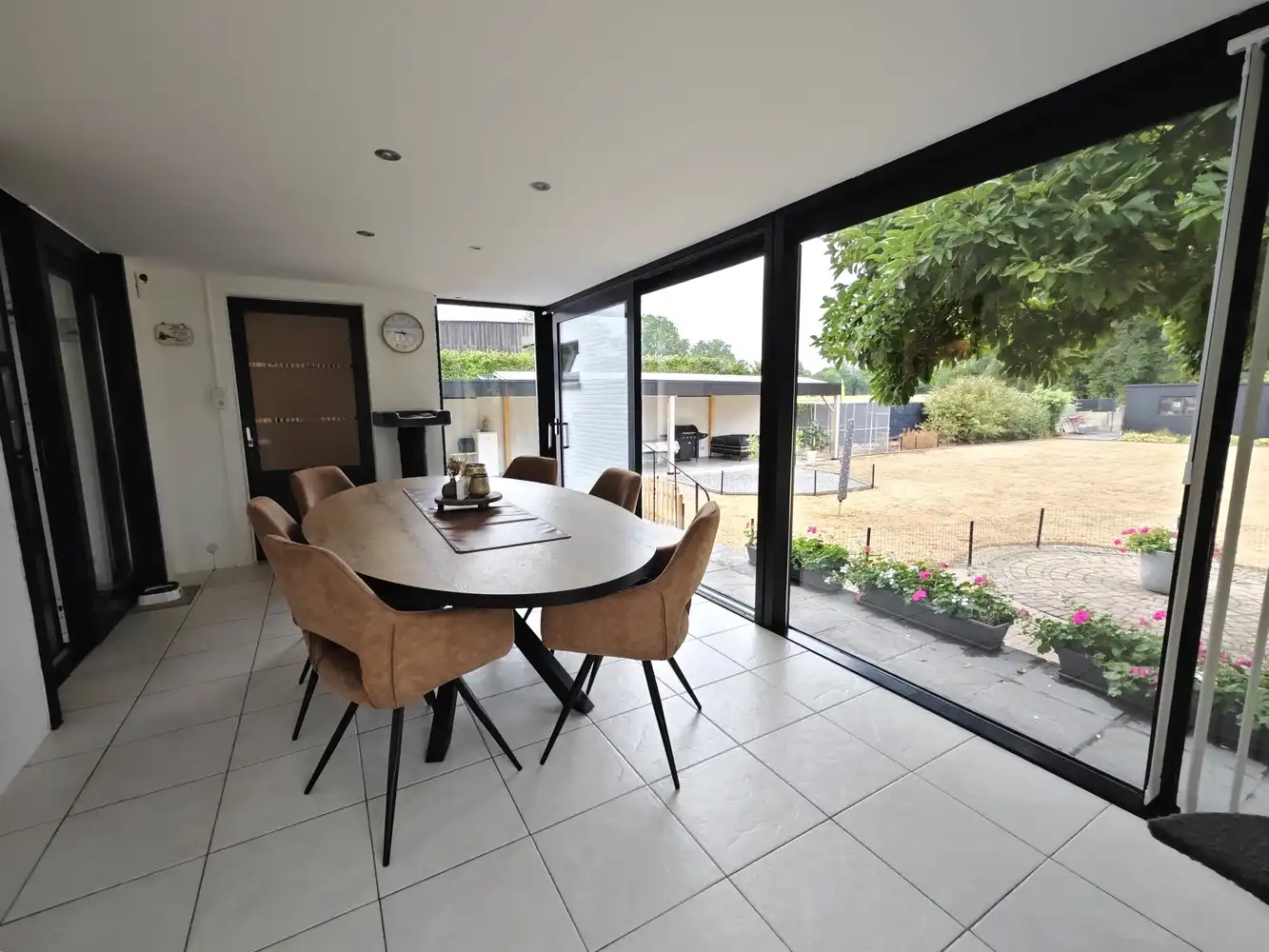 Grotendeels gerenoveerde woning op 16a78ca foto 10