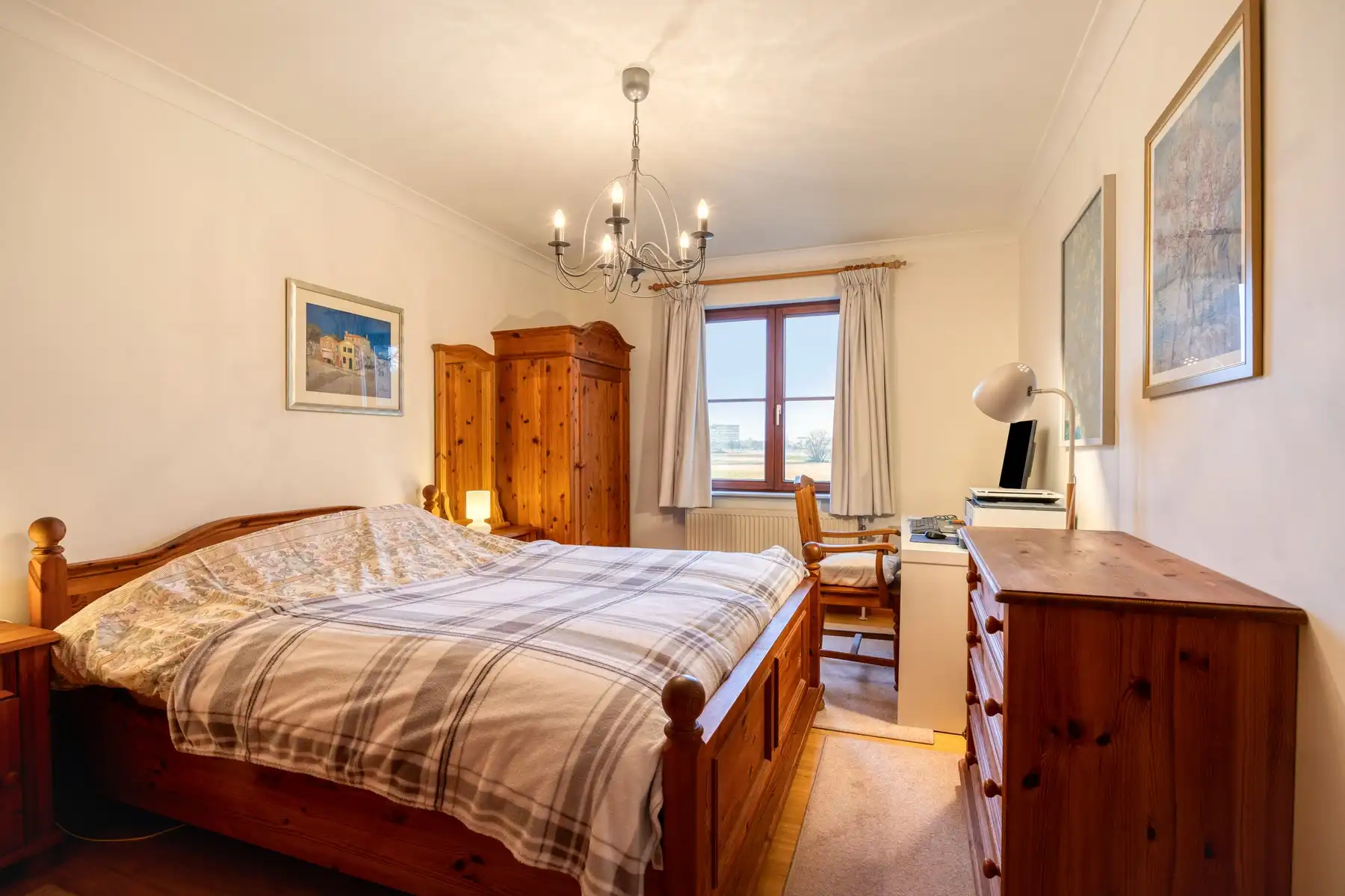 Cosy gezinswoning met 4 slaapkamers, garage en tuin - NATO op 10 min. foto 21