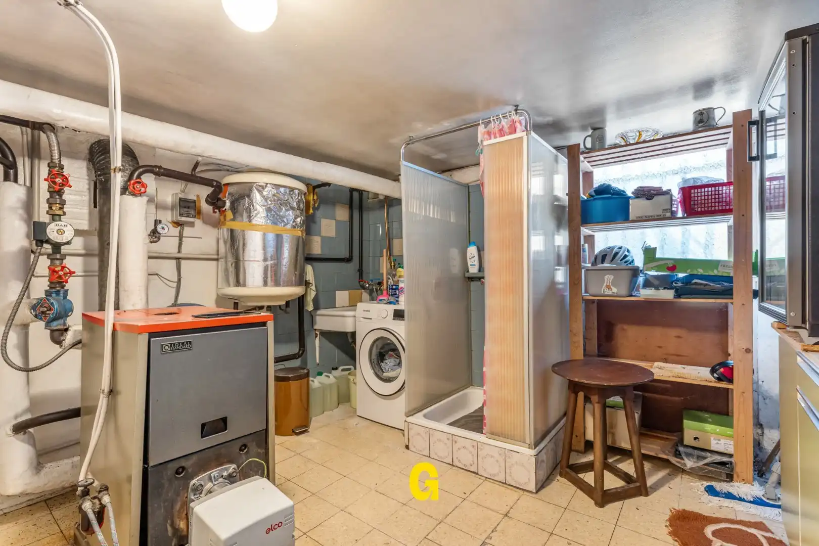 Te renoveren doch netjes verzorgde bungalow woning met tuin en garage op 5a 33ca in een aantrekkelijke buurt vlak aan het centrum foto 24