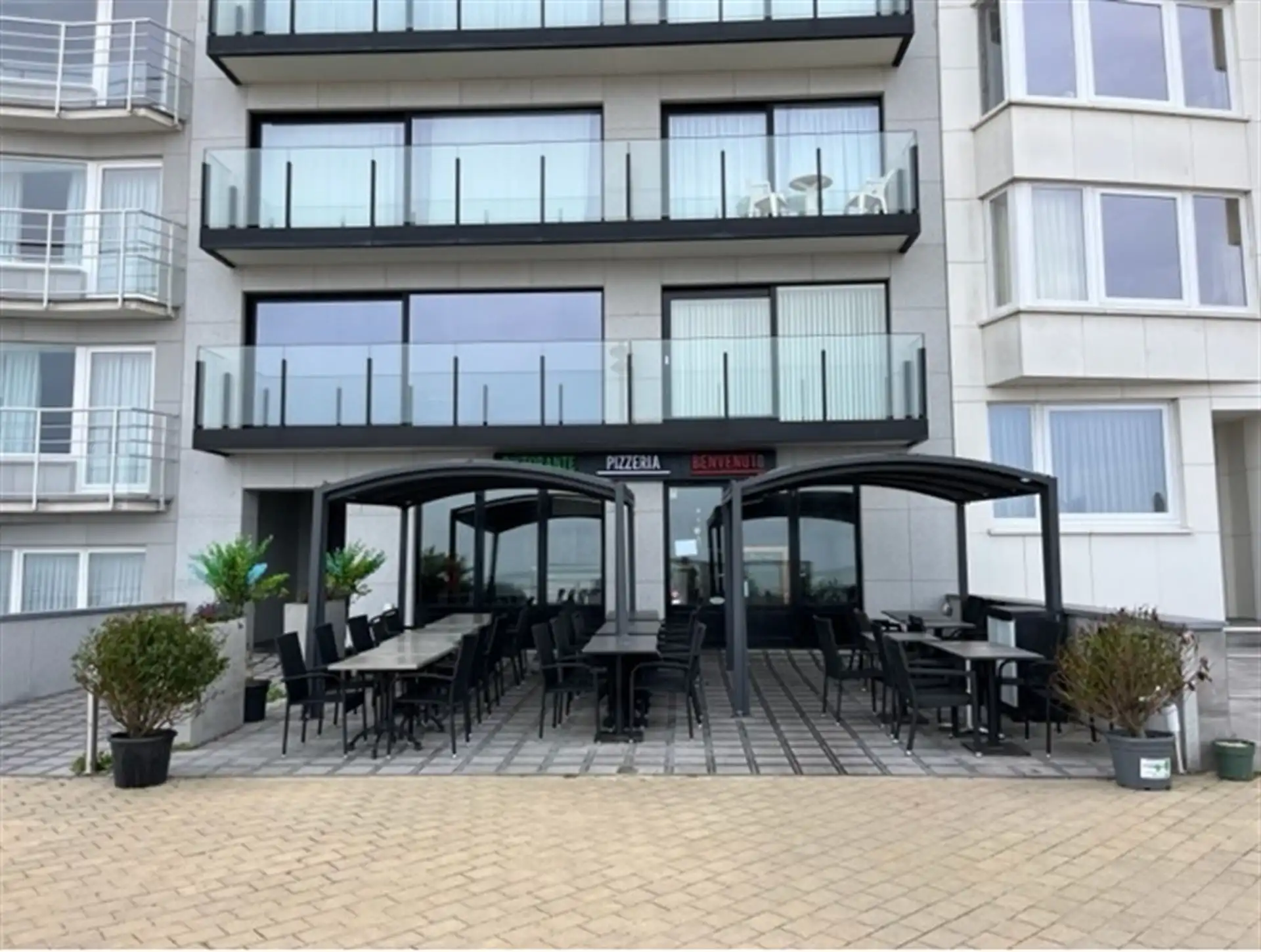 handelsgelijkvloers foto {{pictureIndex}}