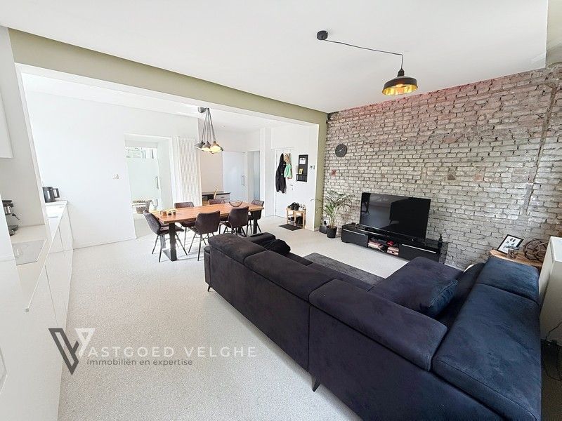 Gerenoveerd appartement met 2 slaapkamers in winterslag Cité foto 4