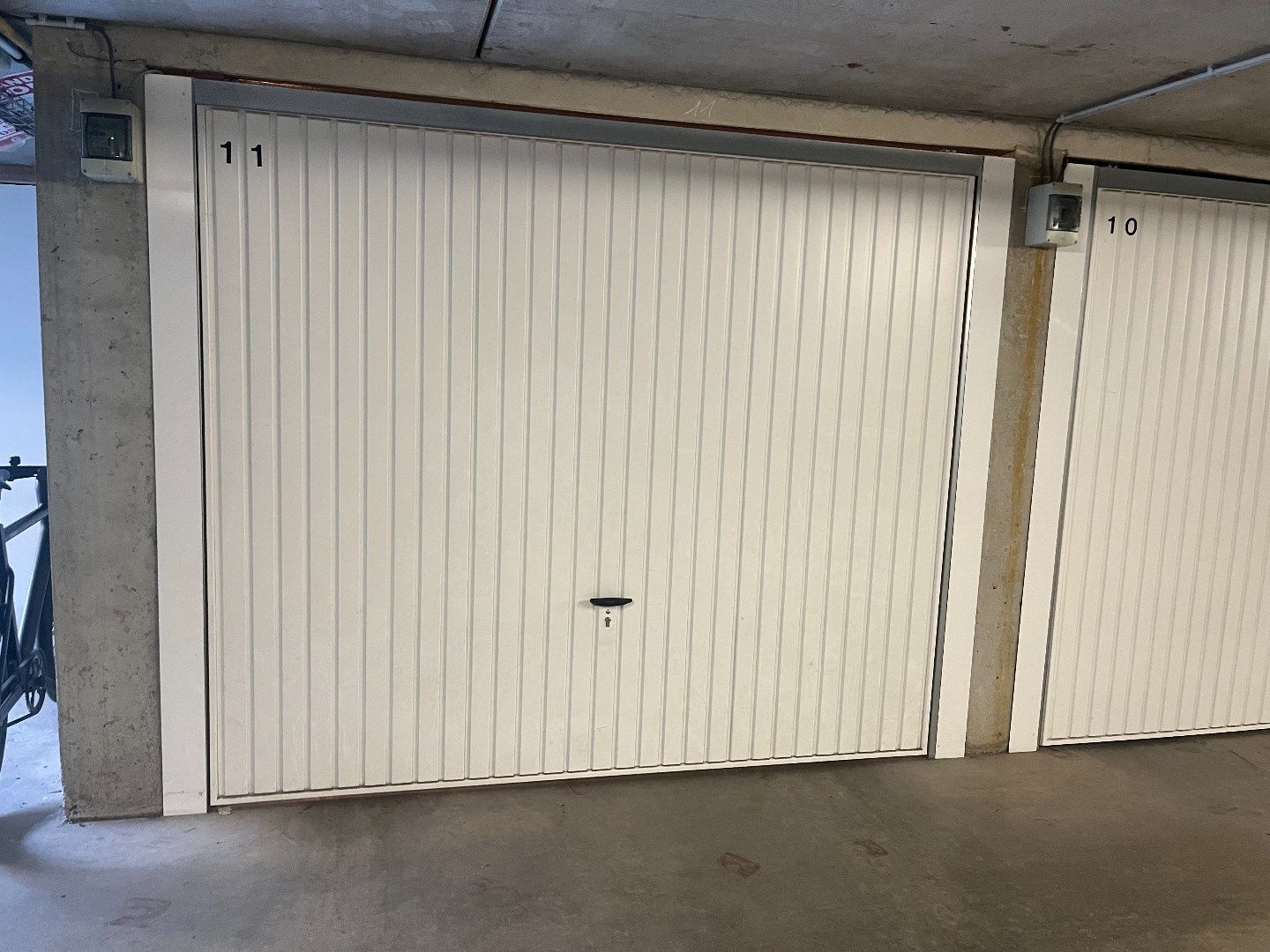 Ondergrondse garagebox te Assebroek foto {{pictureIndex}}