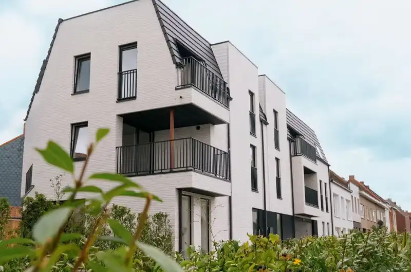 2 slaapkamer appartement met 2 terrassen en staanplaats foto 3