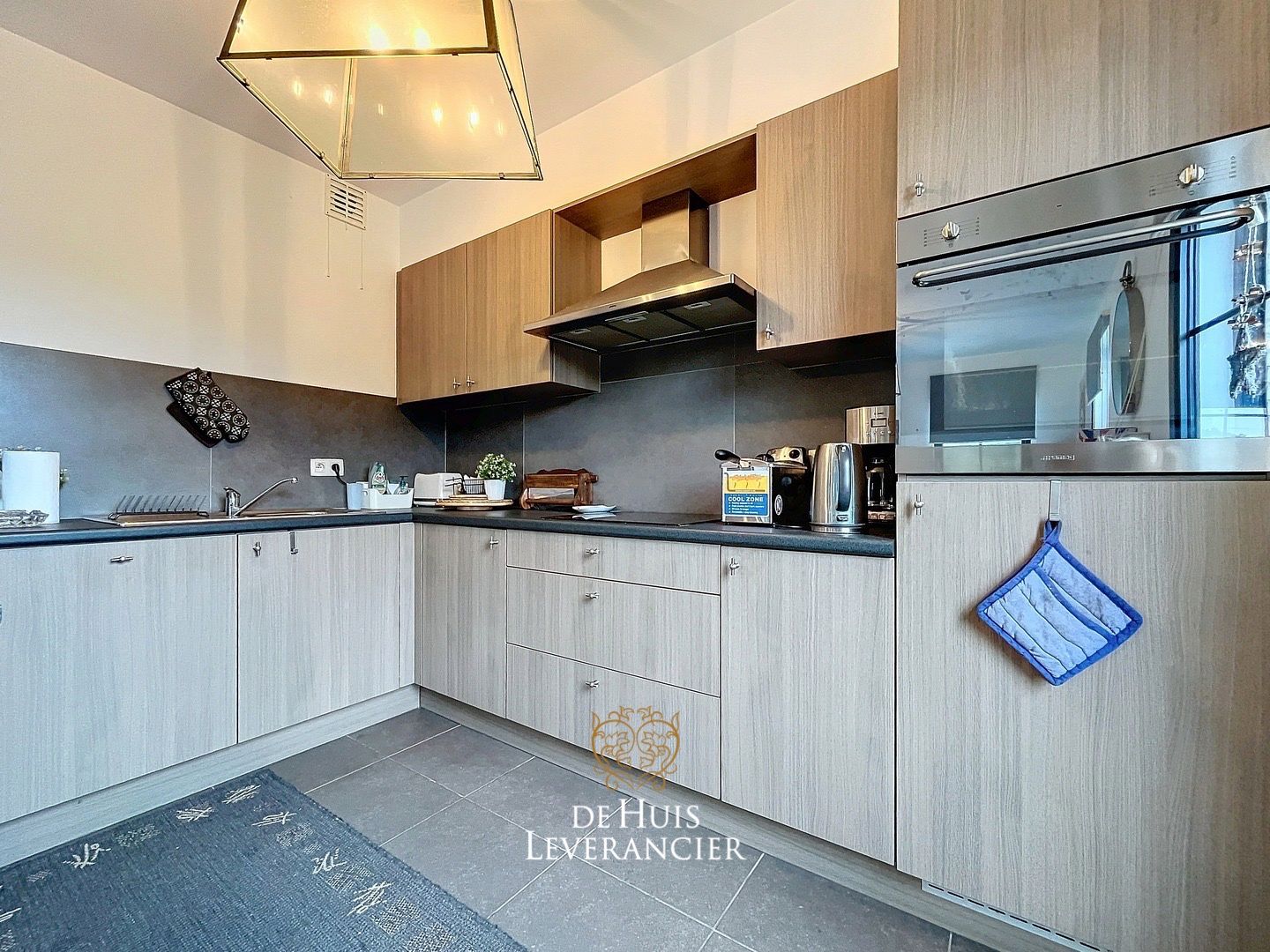 Prachtig Penthouseappartement (2 slpk) in hartje Hove te koop foto 6