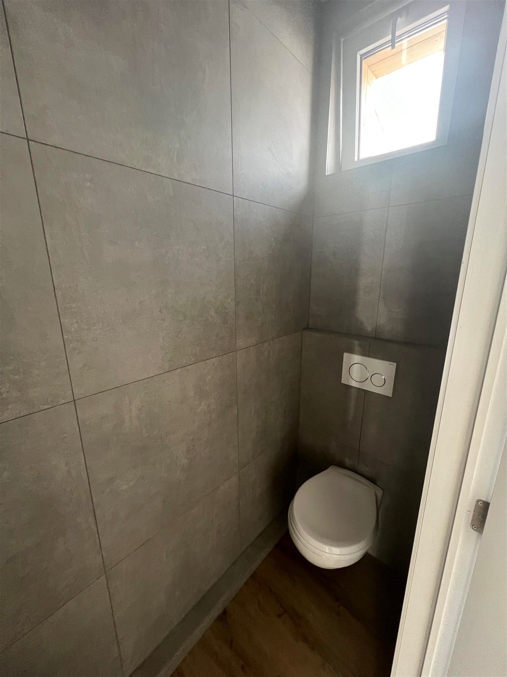 Gerenoveerd appartement met 1 slaapkamer en eigen ingang foto 6